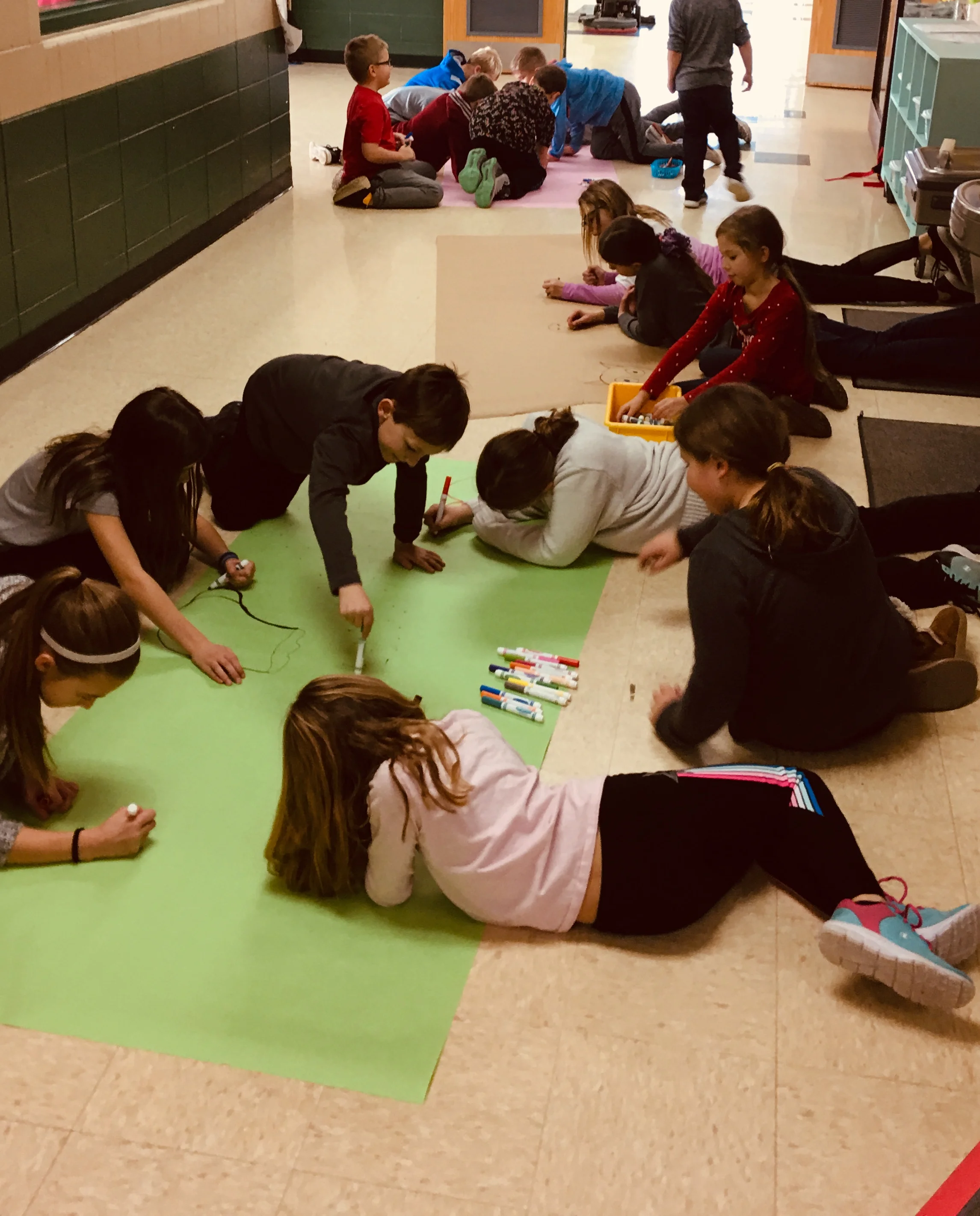 Student met their PBIS December Hallway Expectations Goal! They enjoyed a “Drop Everything and Draw Prize”!