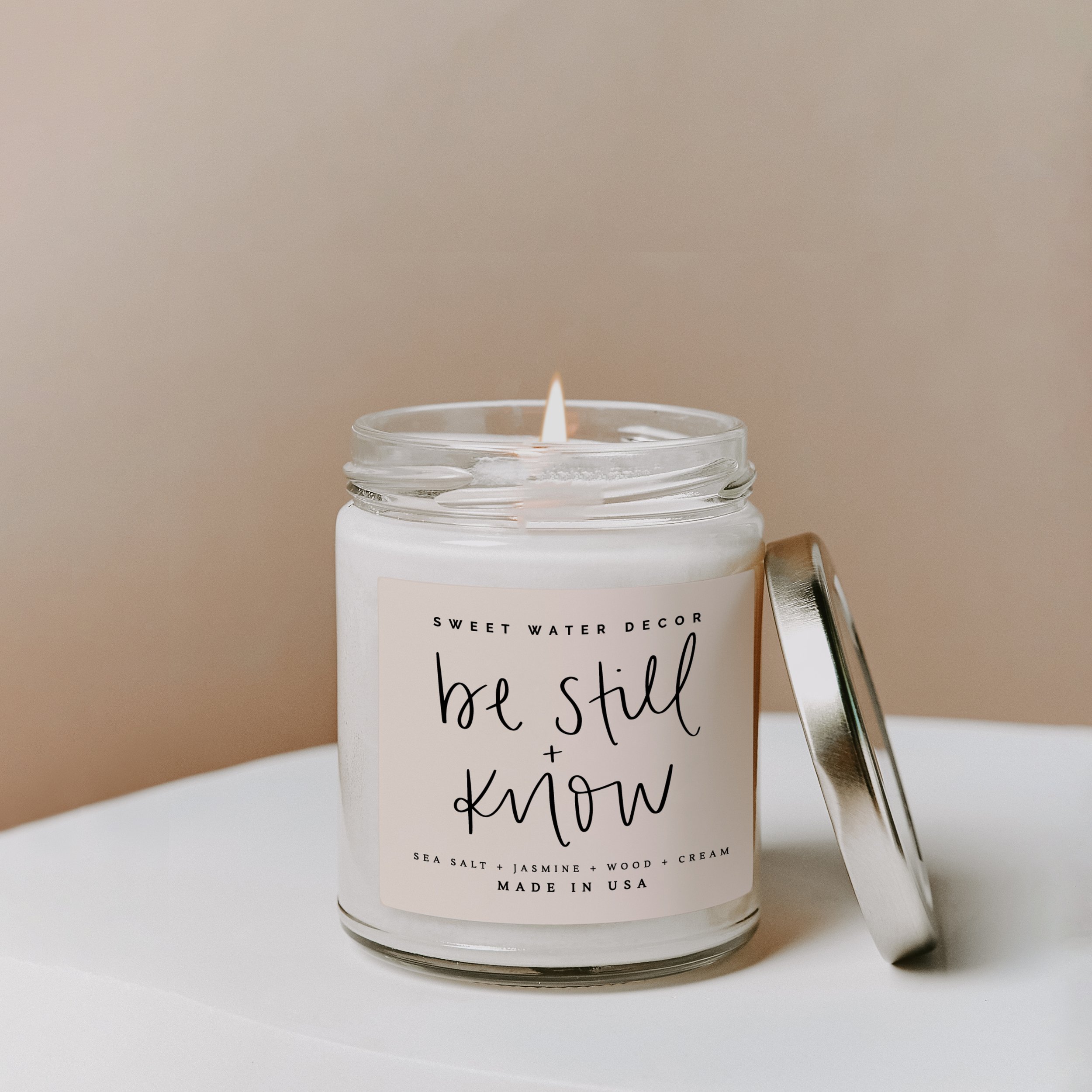 CJ001-BE-STILL+KNOW-PINK-QUOTE-JAR-CANDLE-WB-2022-SWEET-WATER-DECOR-02.jpg