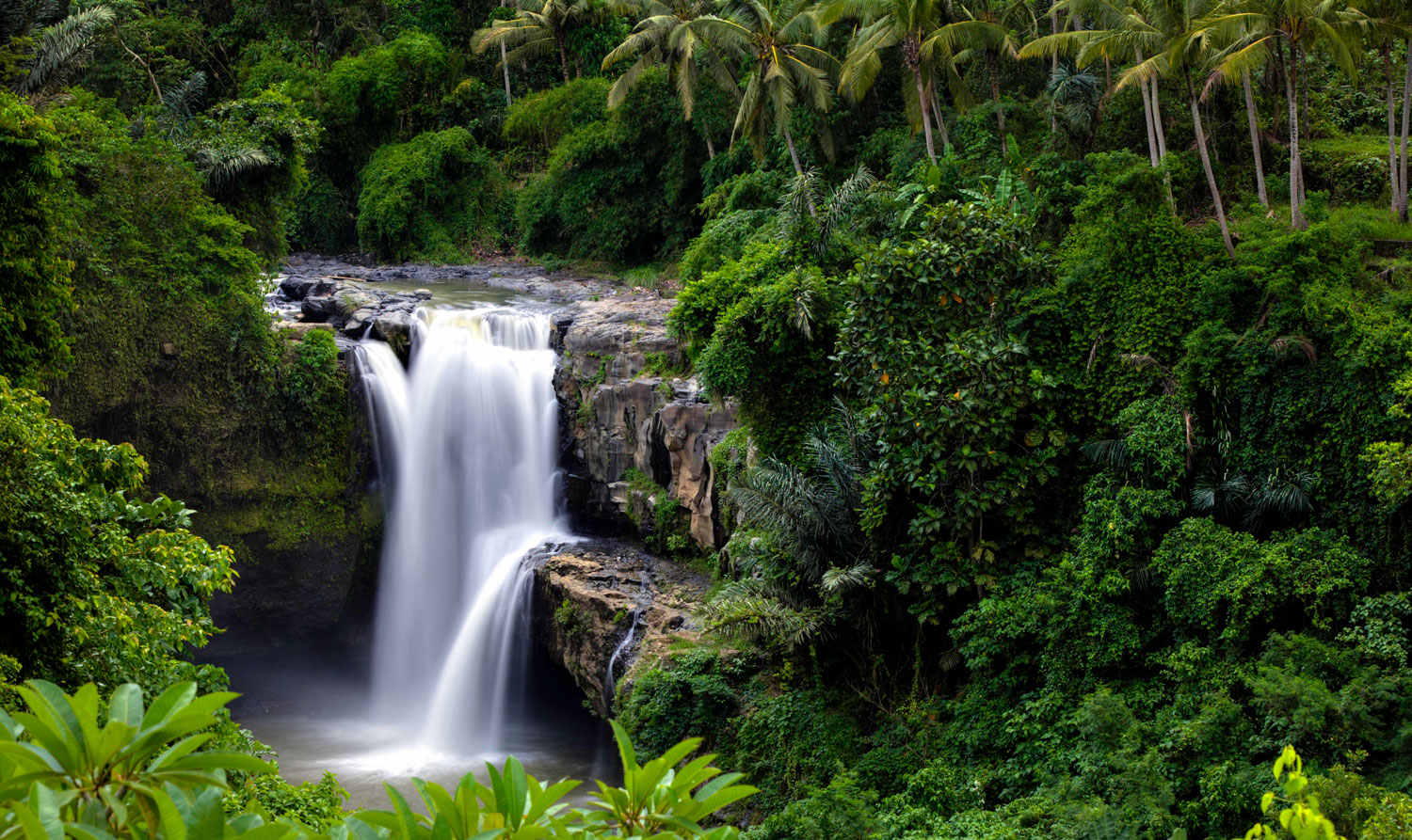 Tegenungan waterall