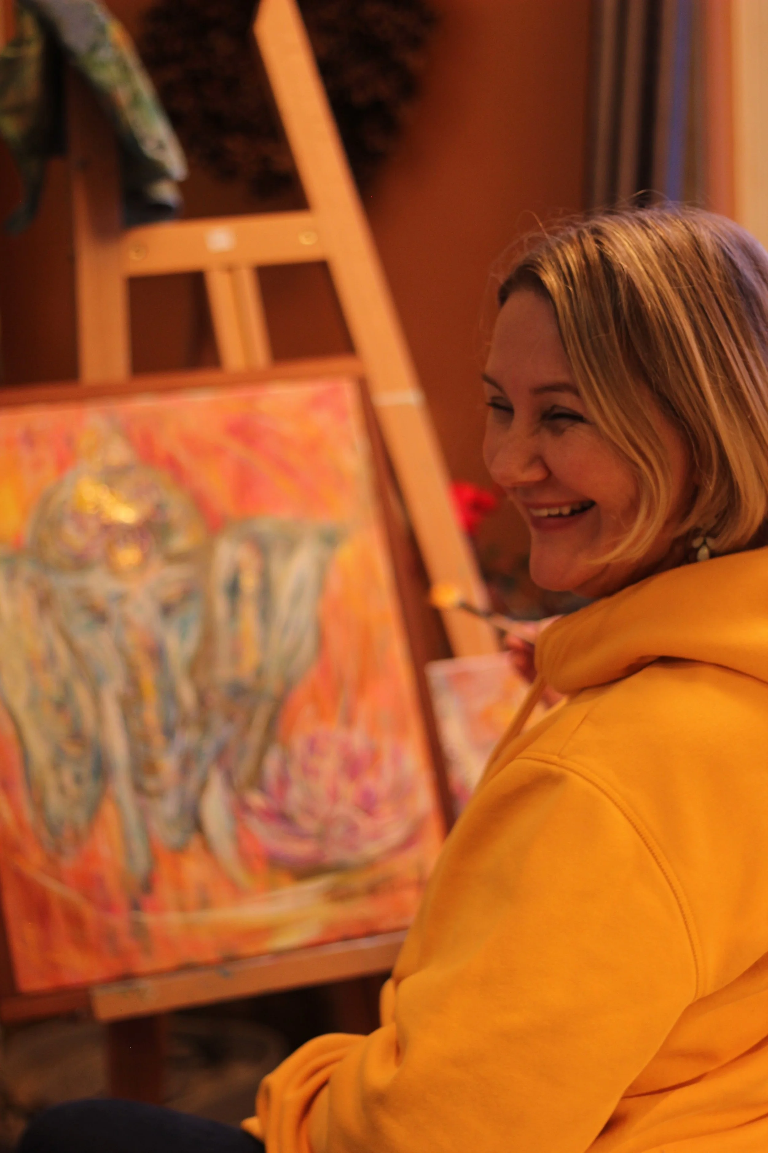 Meet the Artist: Pernilla von Mettenheim, Painting Buddhas