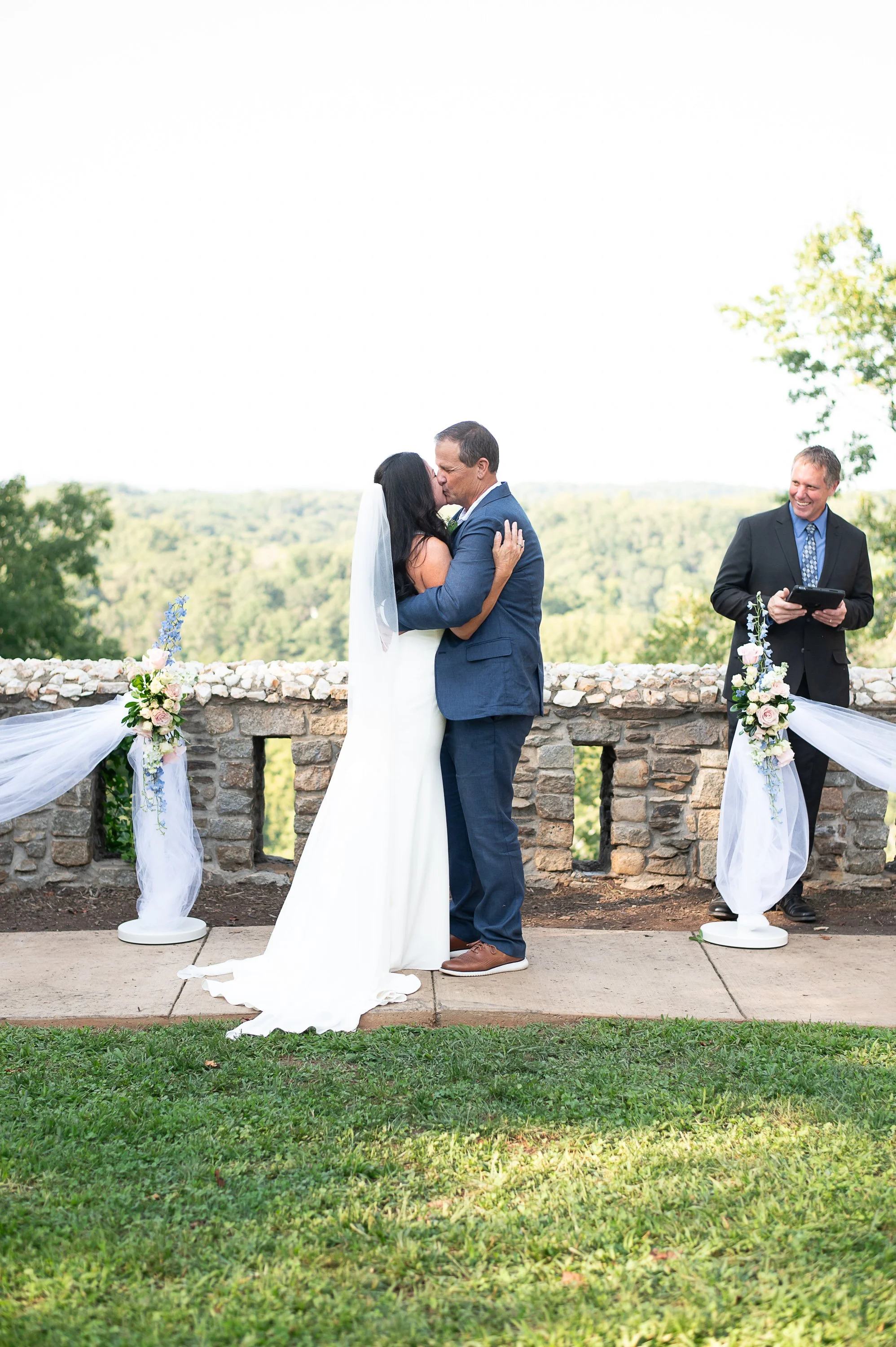 riverside-park-wedding-karin-nicole-photography-1-11.jpg