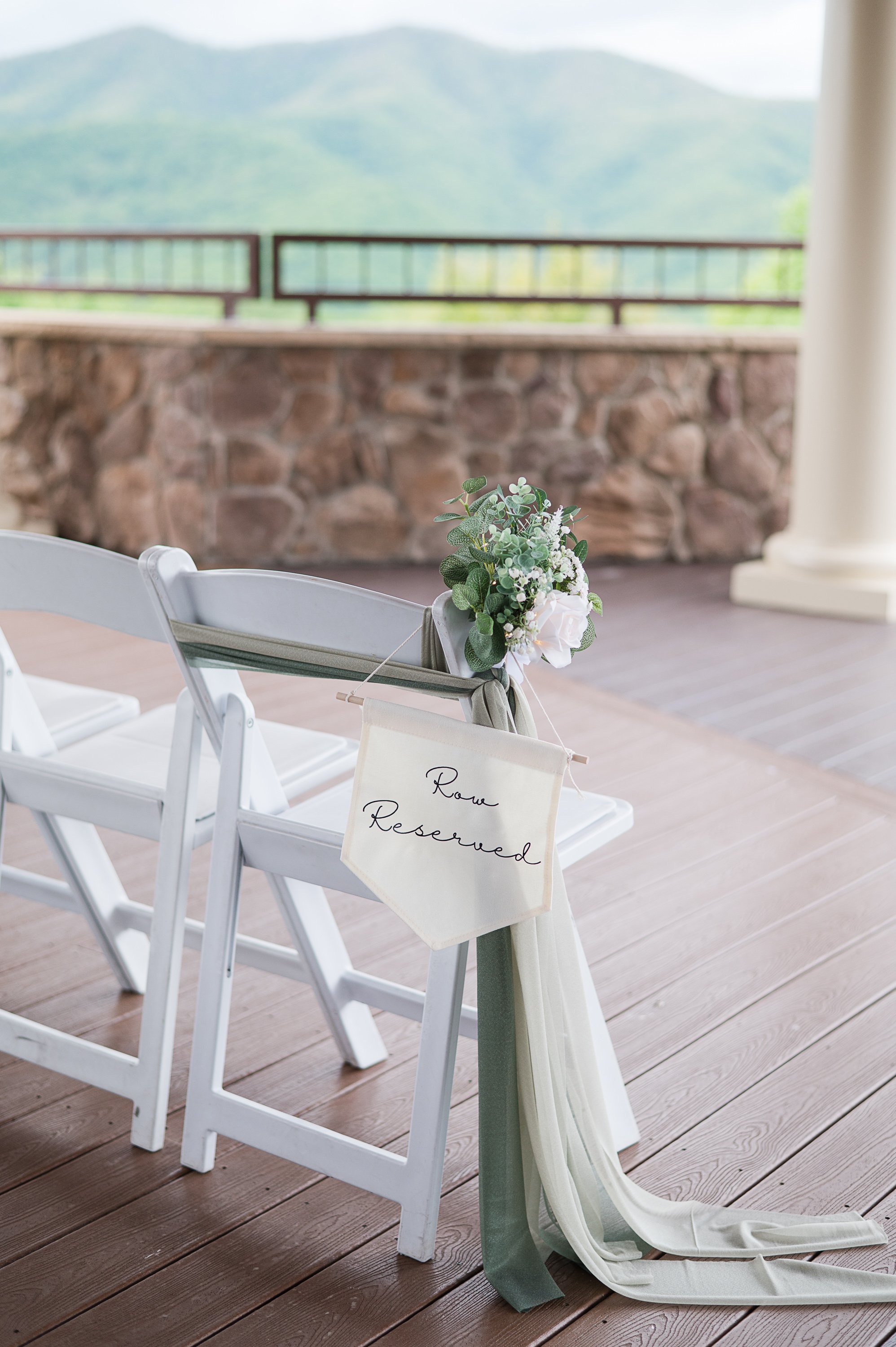 house-mountain-inn-wedding-karin-nicole-photography-1-6.jpg
