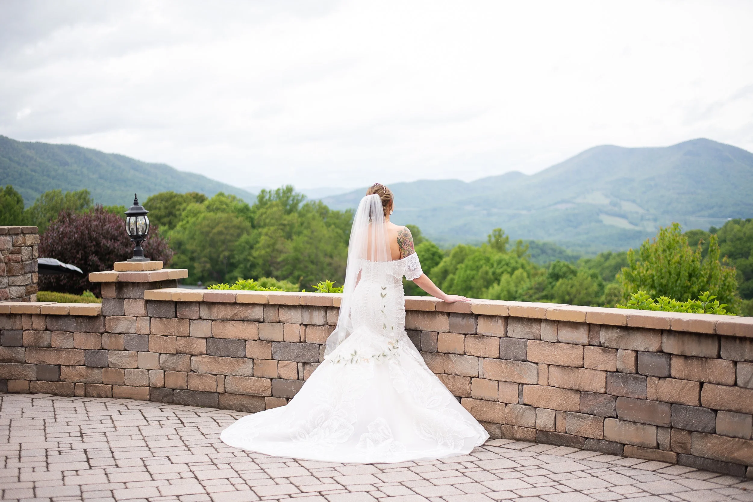 house-mountain-inn-wedding-karin-nicole-photography-1-16.jpg
