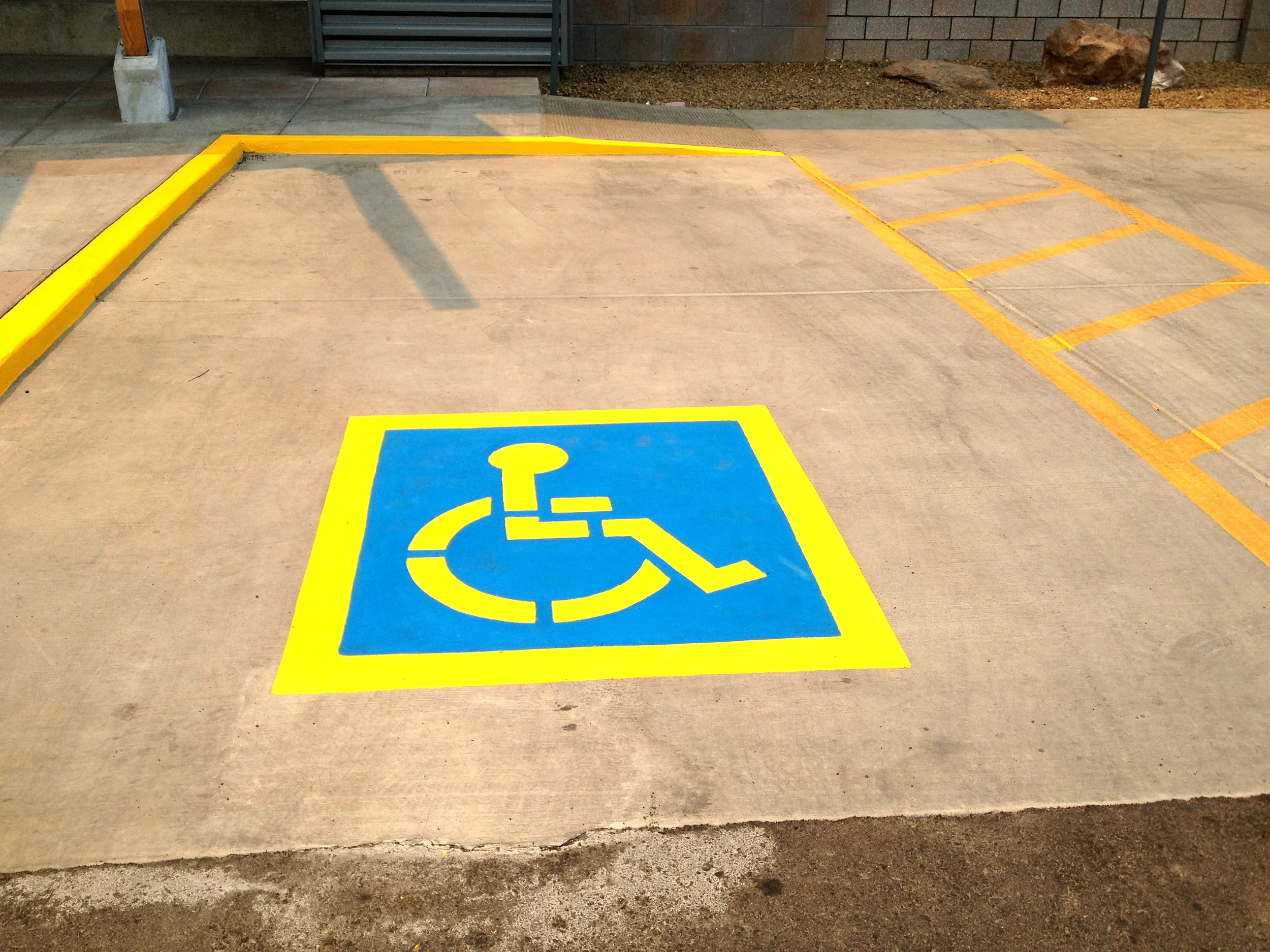Curb painting and parking lot striping 