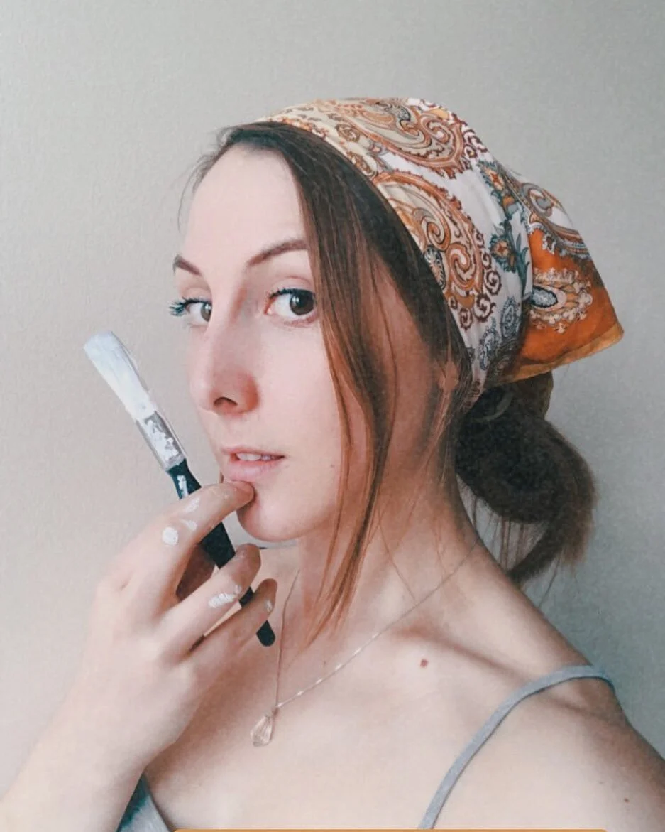 Considering a side hustle in window painting. 🎨 🏠 
.
.
#selfiegram #painting #housework #renovations #sidehustle #housewifeglam