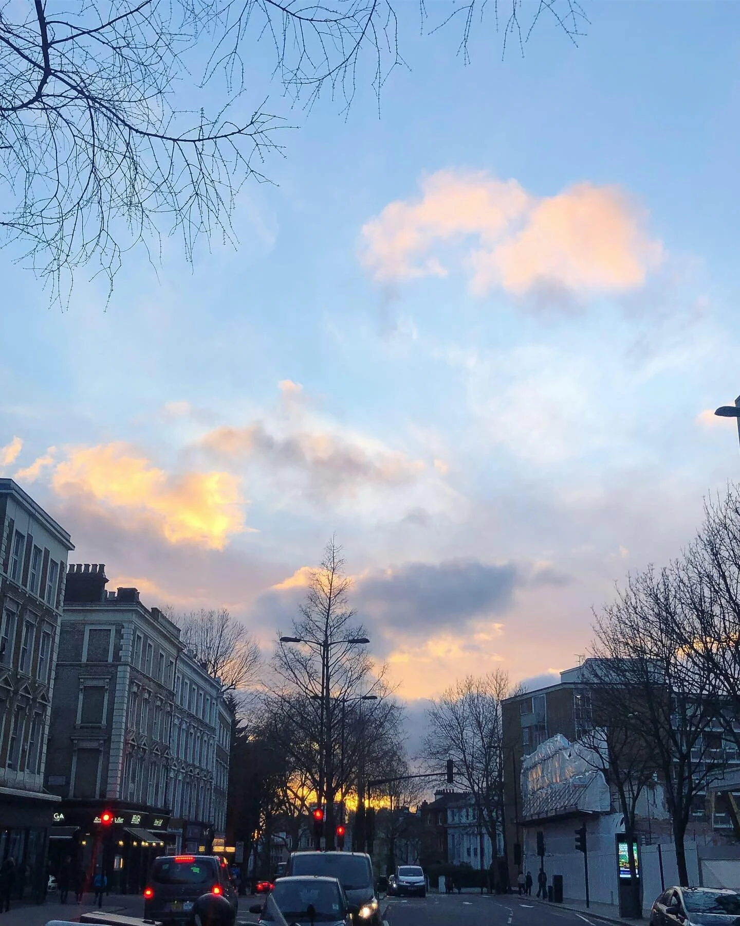 The sky speaks in colours ⛅️ 
.
.
.
#sky #sunset #sailorsdelight #sunsetmagic #sunsetphotography #londonsky #londonsunsets #londonevenings #summernights #love