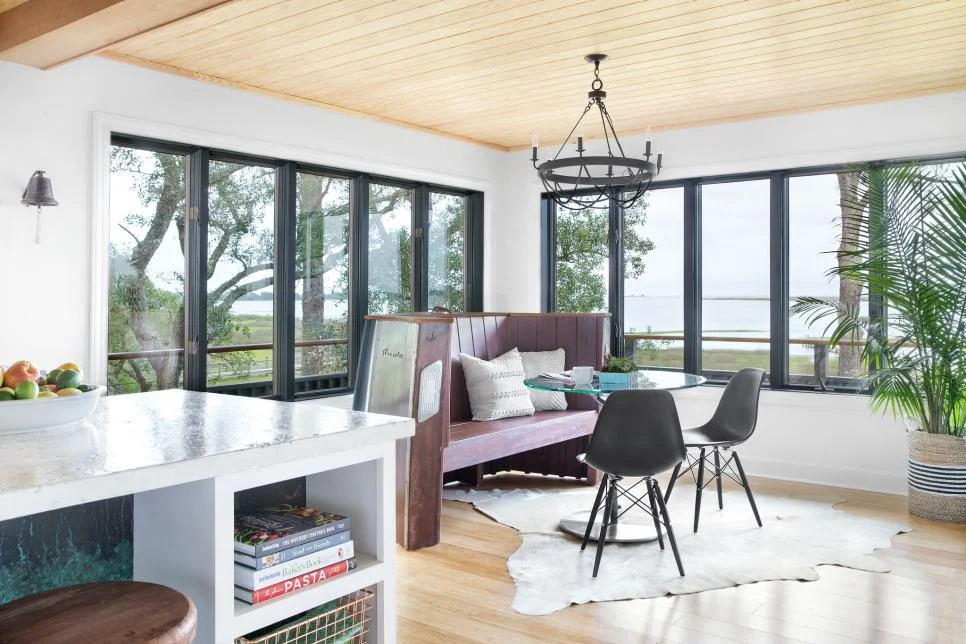 bc2016_breakfast-nook_015_transition-from-kitchen_h.jpg.rend.hgtvcom.966.644.jpeg