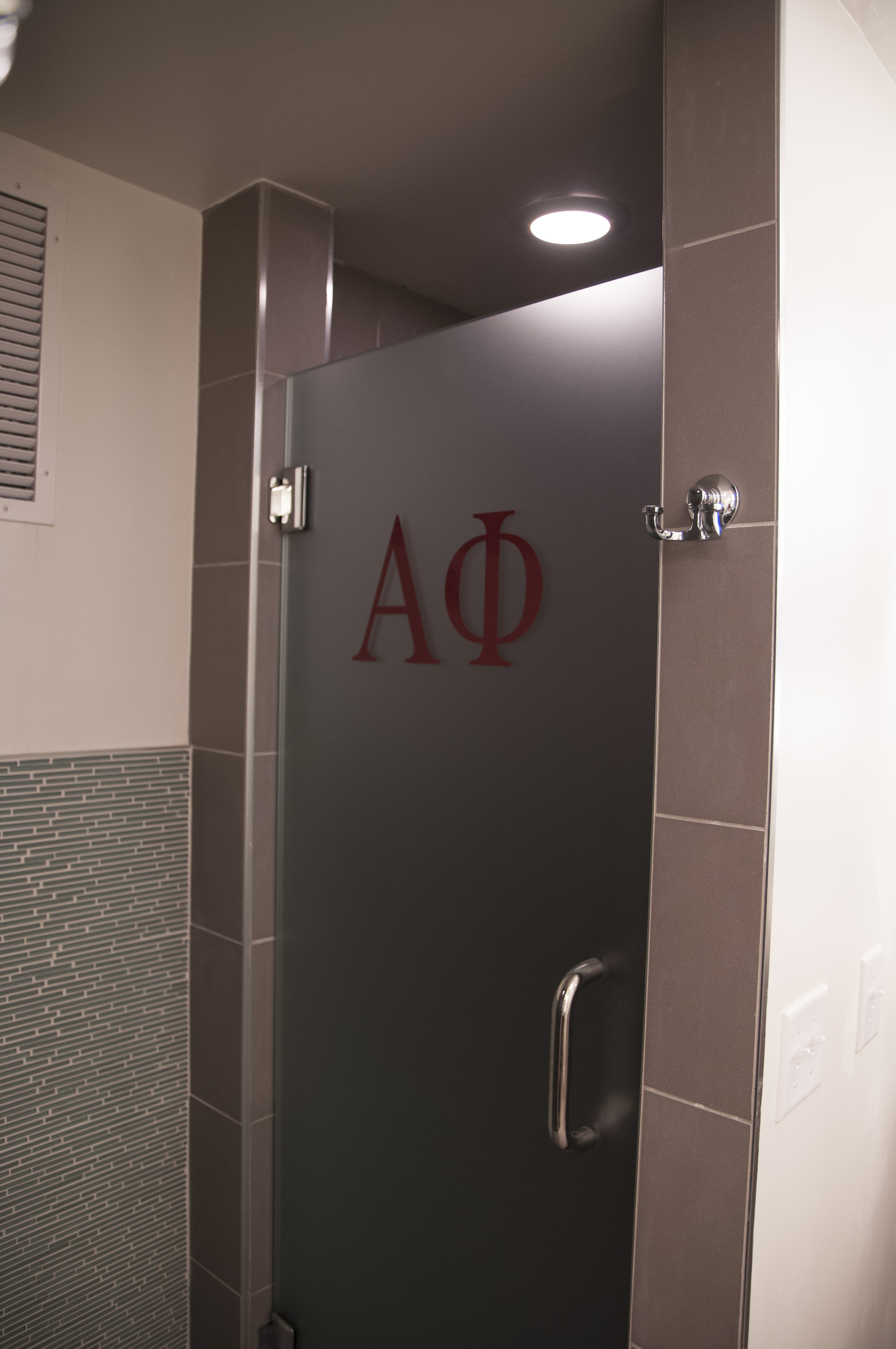 Interiors_AlphaPhi_Bathroom-19.jpg