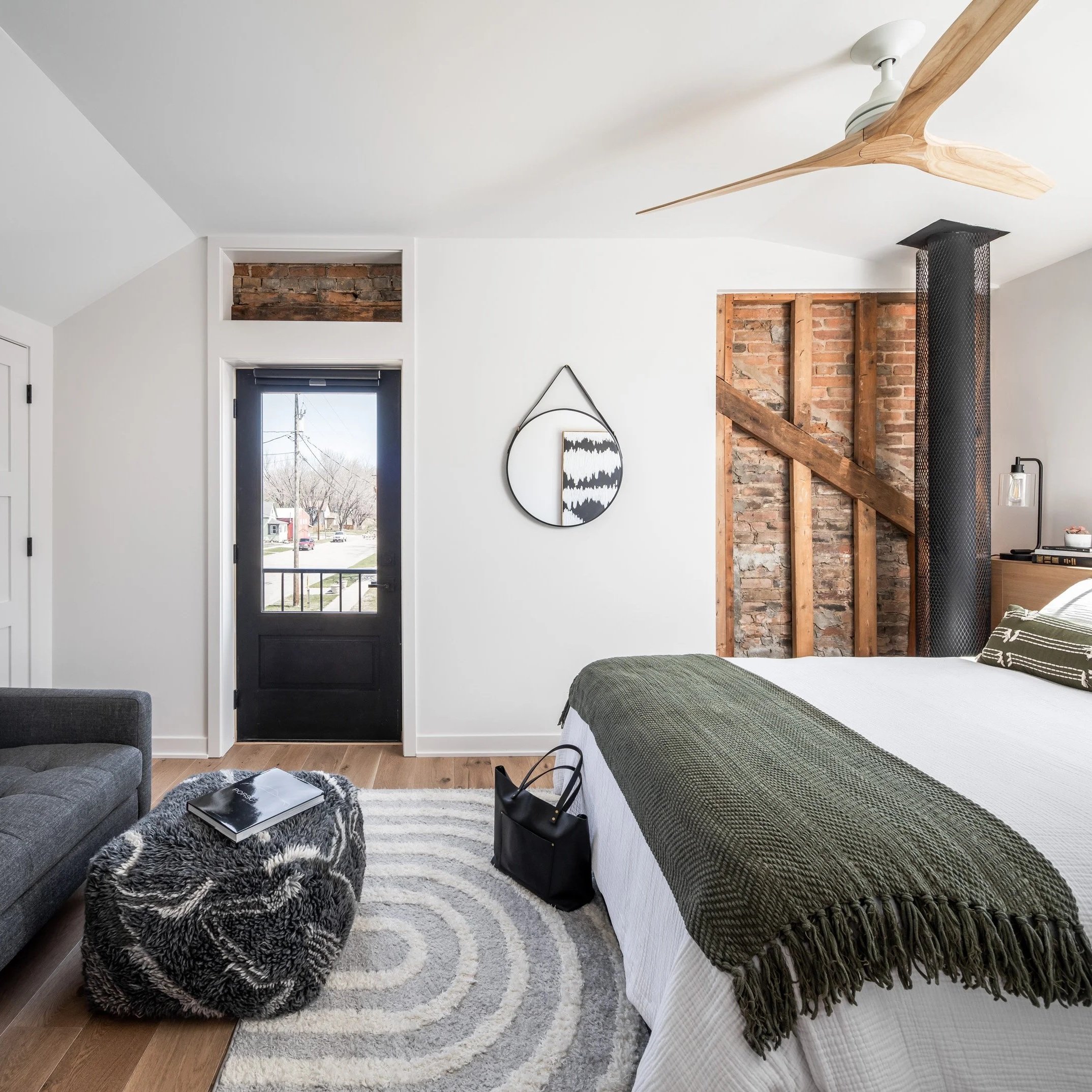 Riverside Getaway - Airbnb