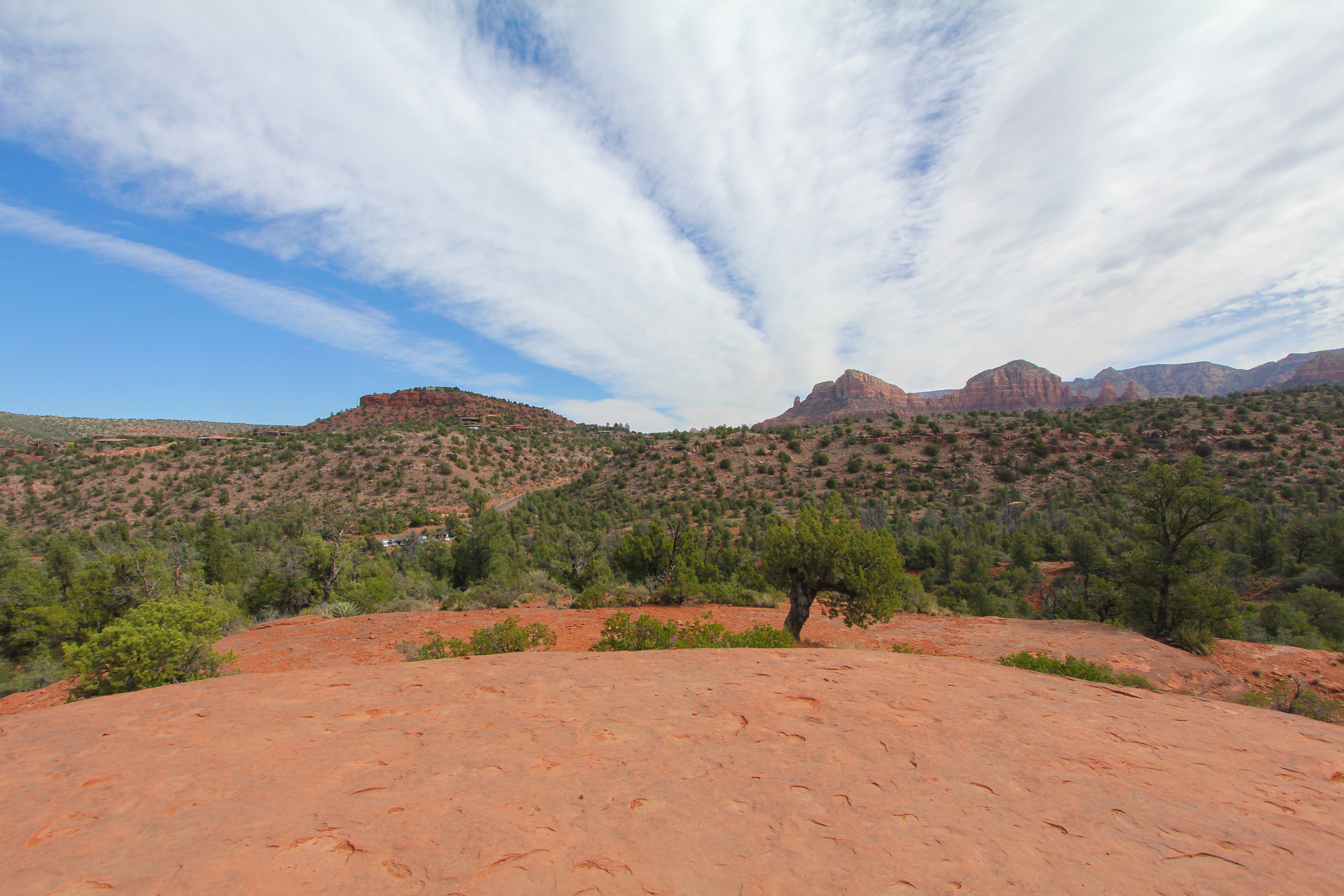 Honeymoon_Tuesday_Sedona_Arizona_JonCourvillePhotography-15.jpg