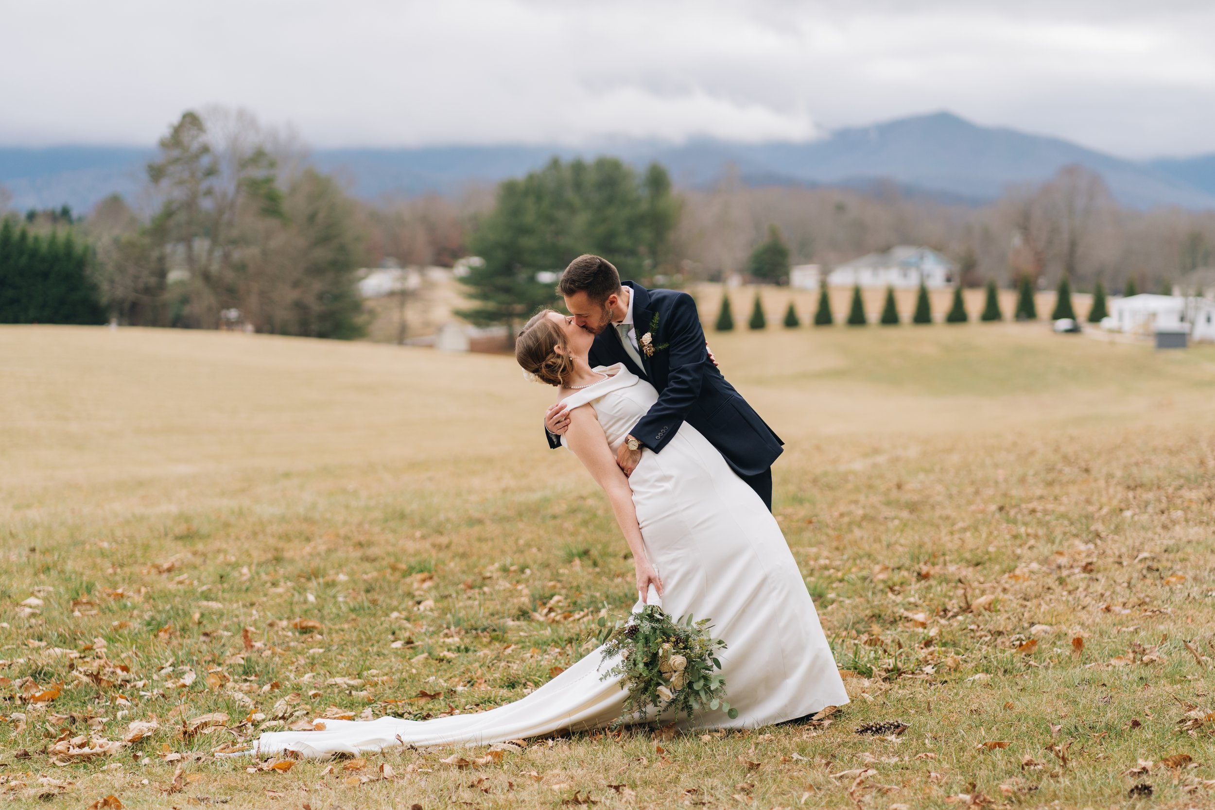 dip kiss mount wedding portraits