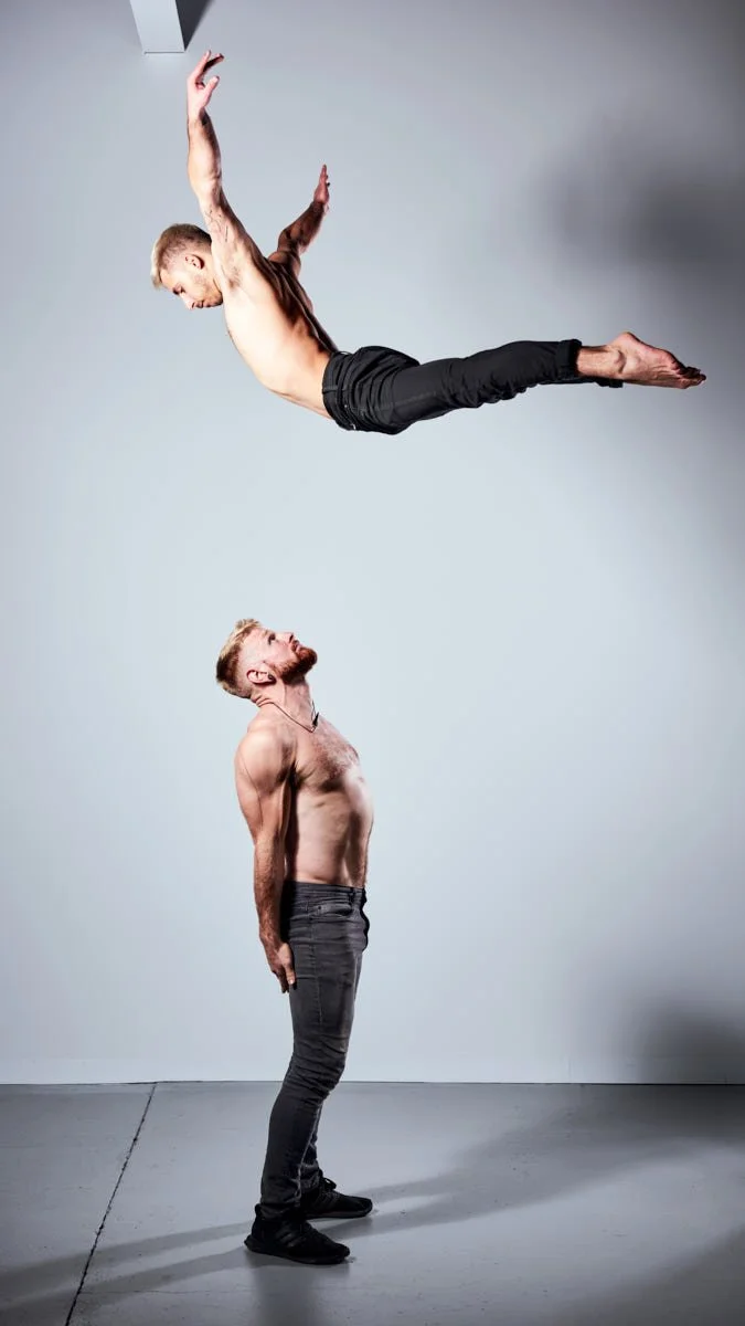 Acrobats AWP 03.jpg
