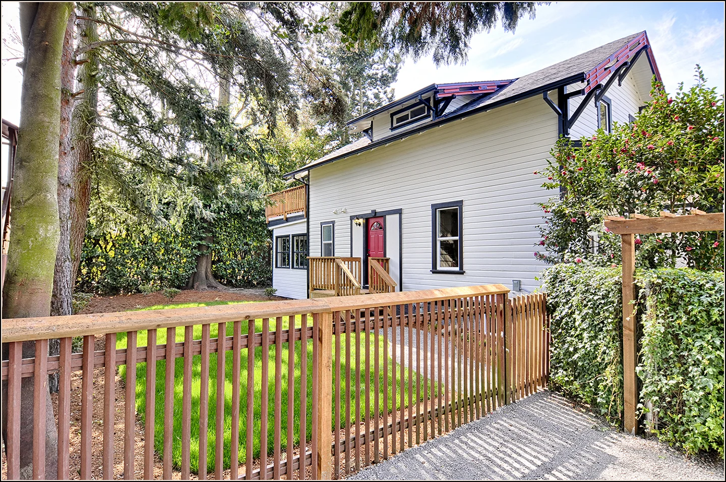 8_605 W McLoughlin Vancouver copy.jpg