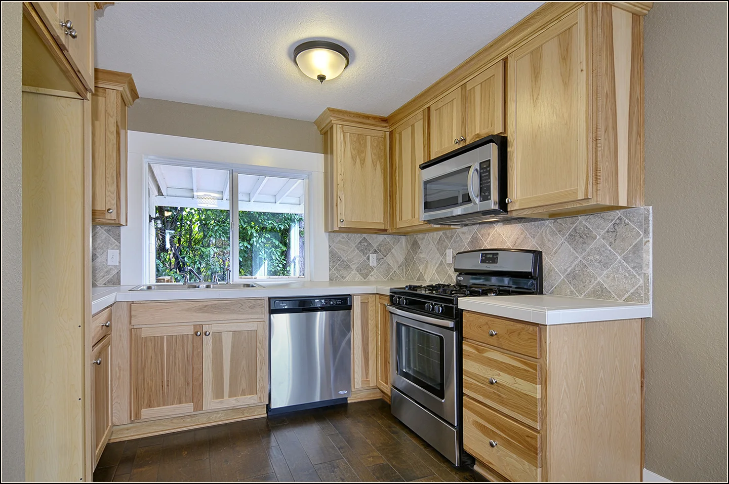 14_605 W McLoughlin Vancouver copy.jpg