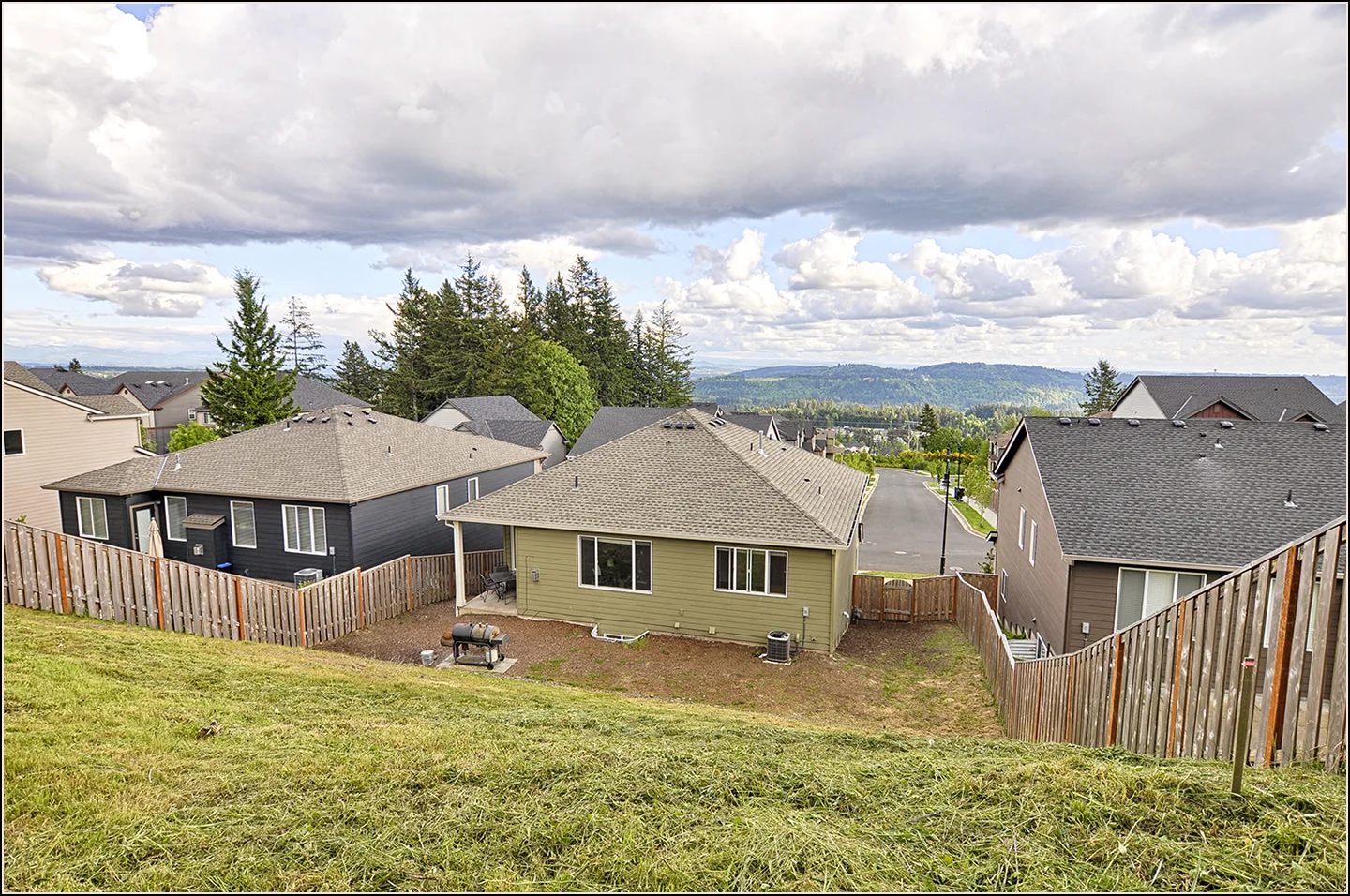 12_14433 SE Vista Heights Happy Valley copy.jpg