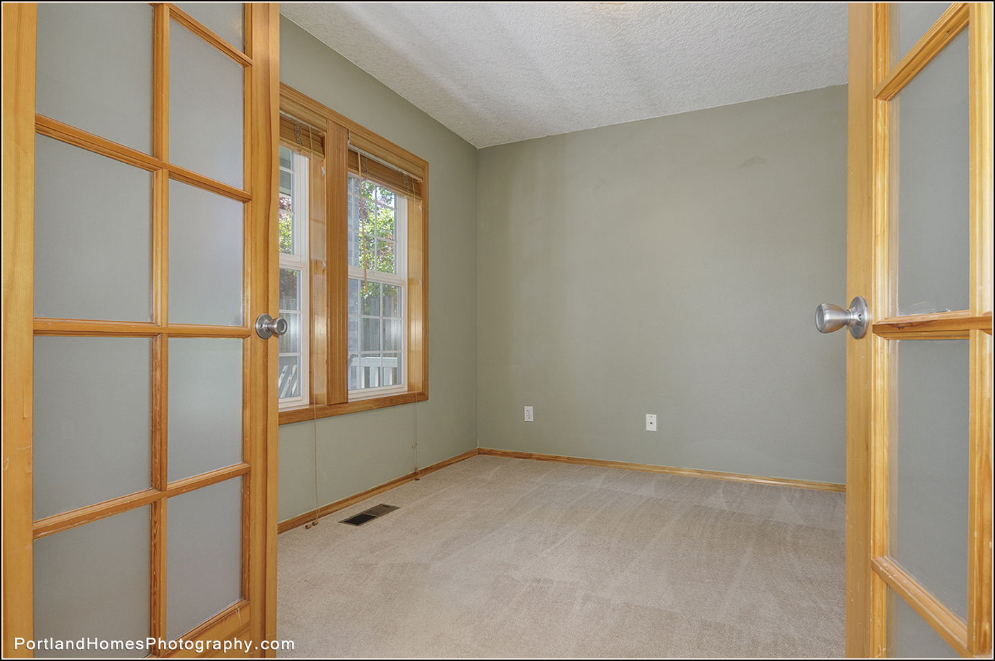17_1717 SE Eagle Ln Gresham copy.jpg
