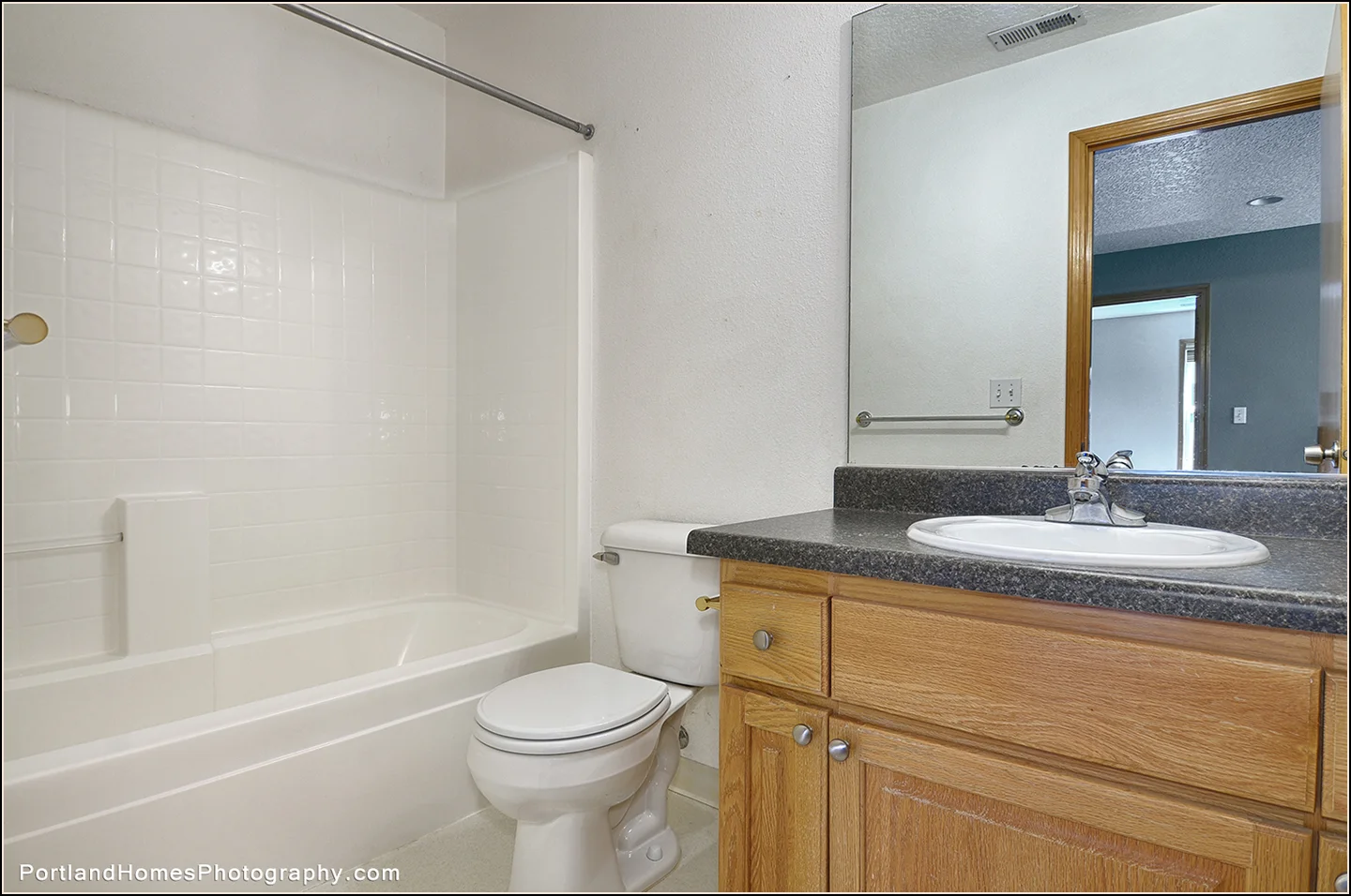 23_1717 SE Eagle Ln Gresham copy.jpg