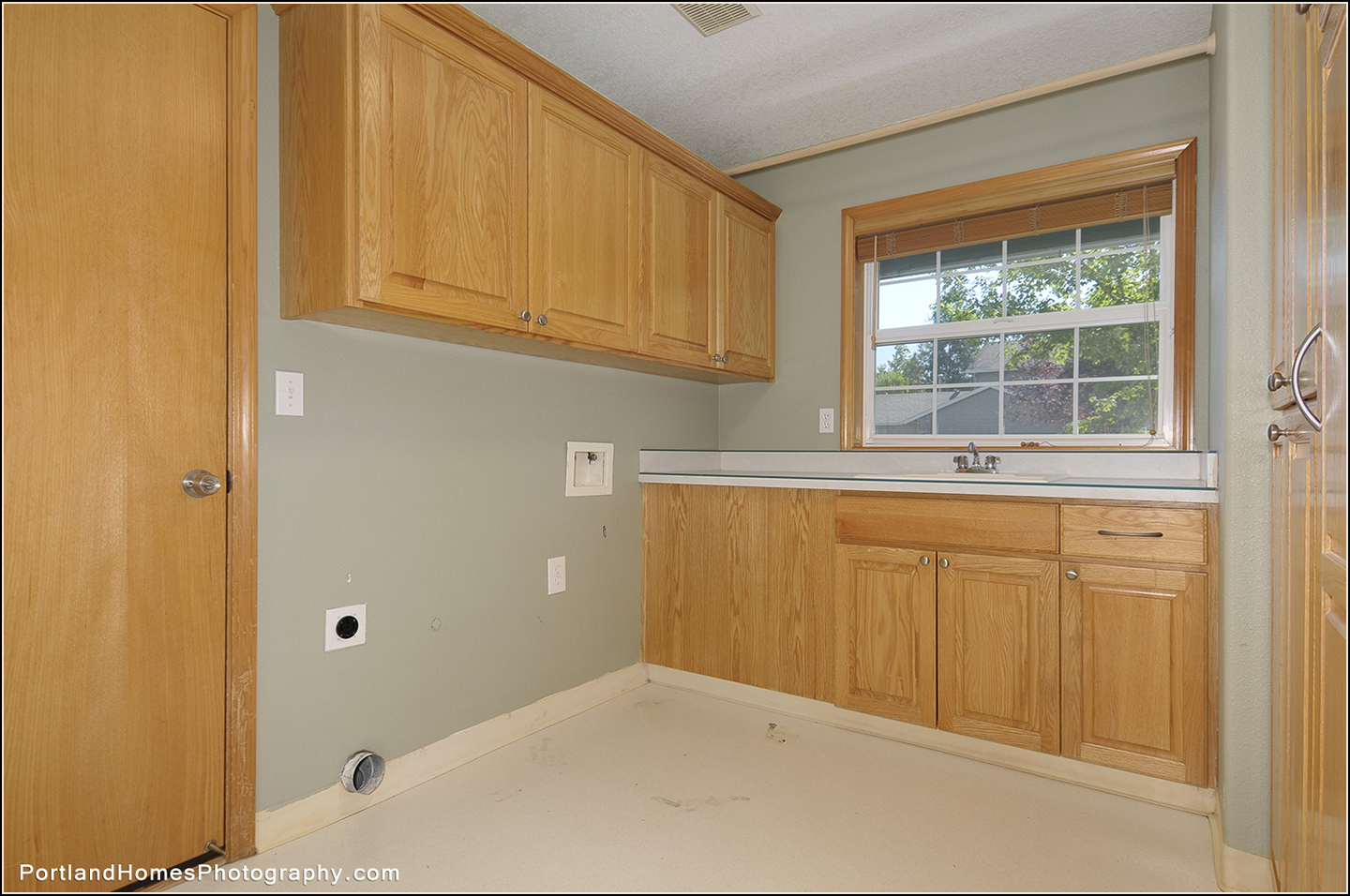 24_1717 SE Eagle Ln Gresham copy.jpg
