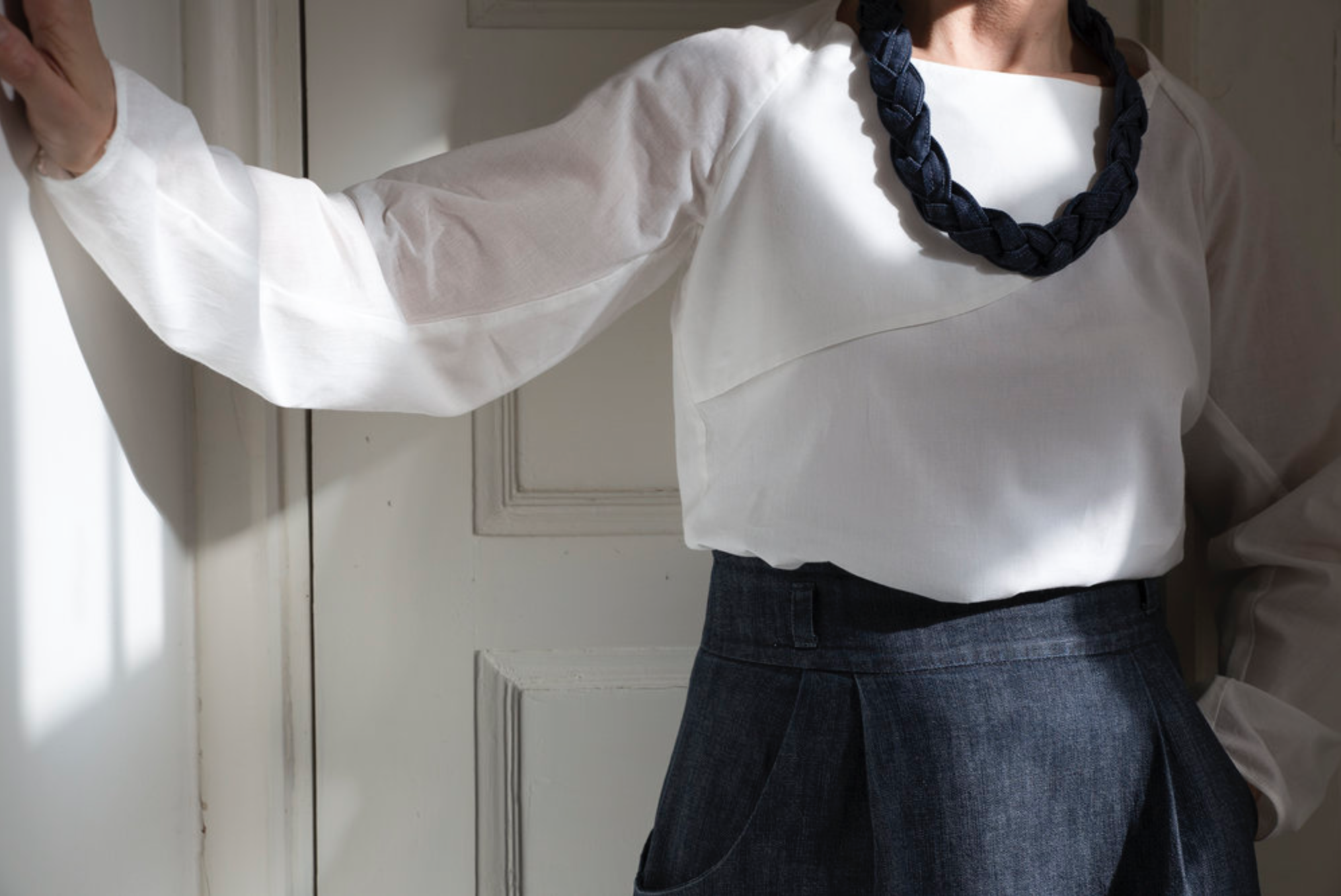 Uni shirt Uni shirt is made of soft organic cotton. Uni, a dream in Finnish, refers to the cloud-like cut used in this shirt, reminding us of the importance of daydreaming. Uni shirt comes with flare or long sleeves.