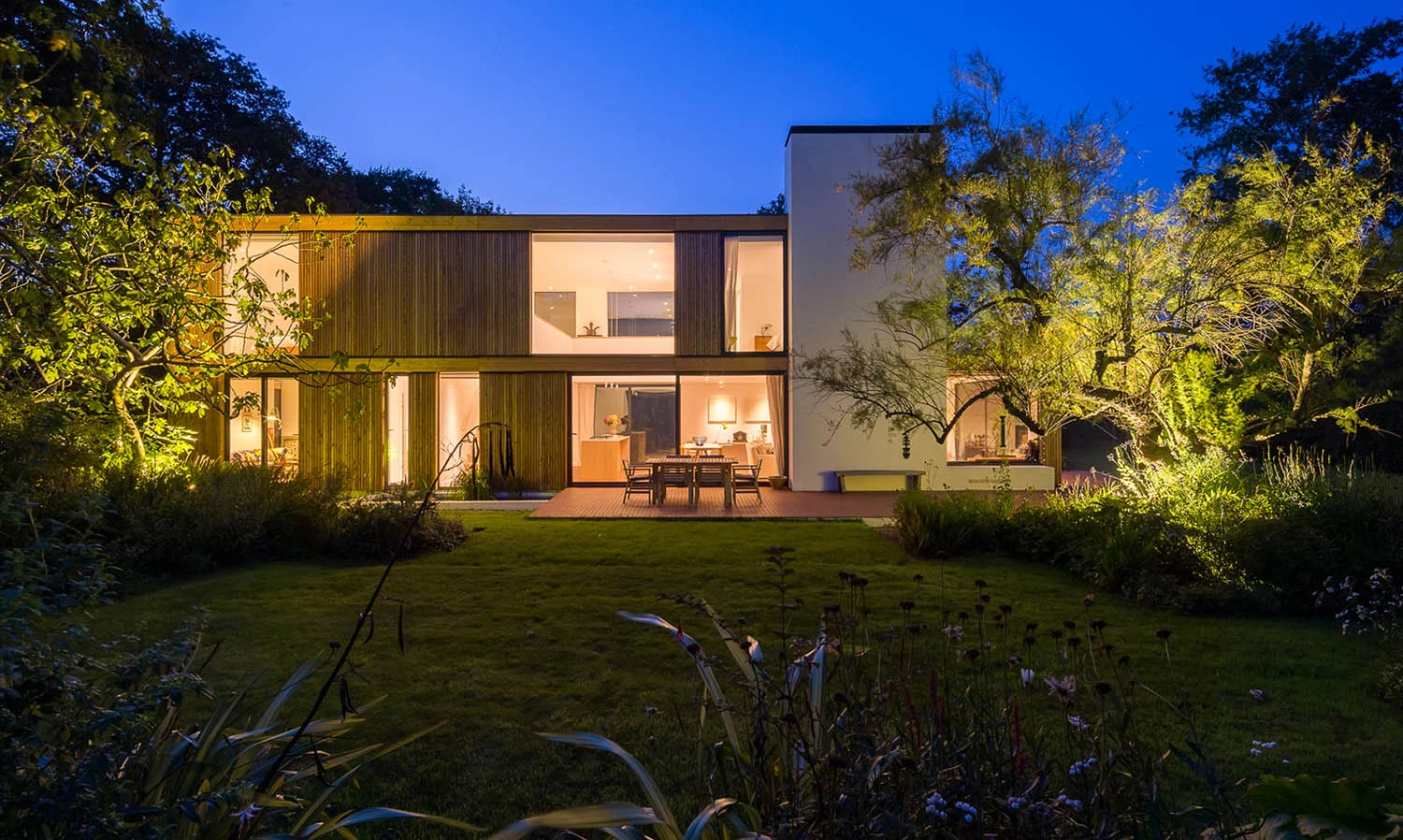 industree-contemporary-bespoke-build-1.jpg