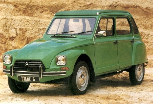 Een groene Citroën Dyane 6