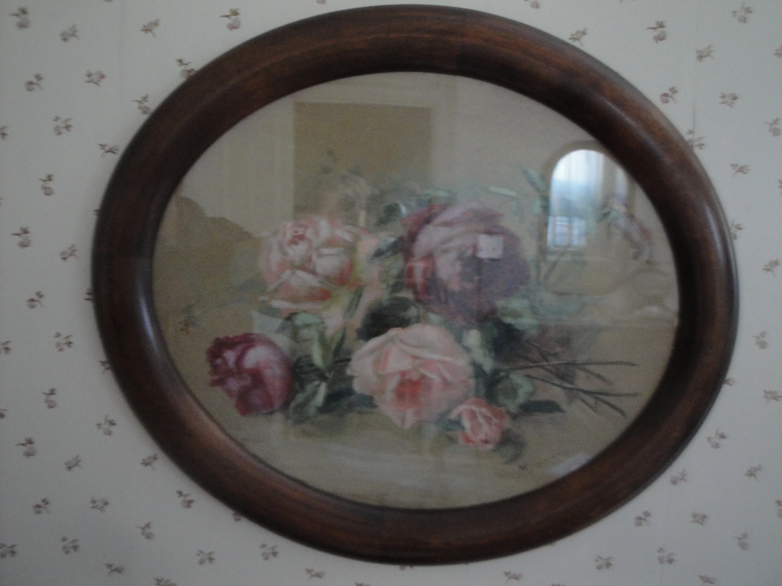 Roses Oval framed