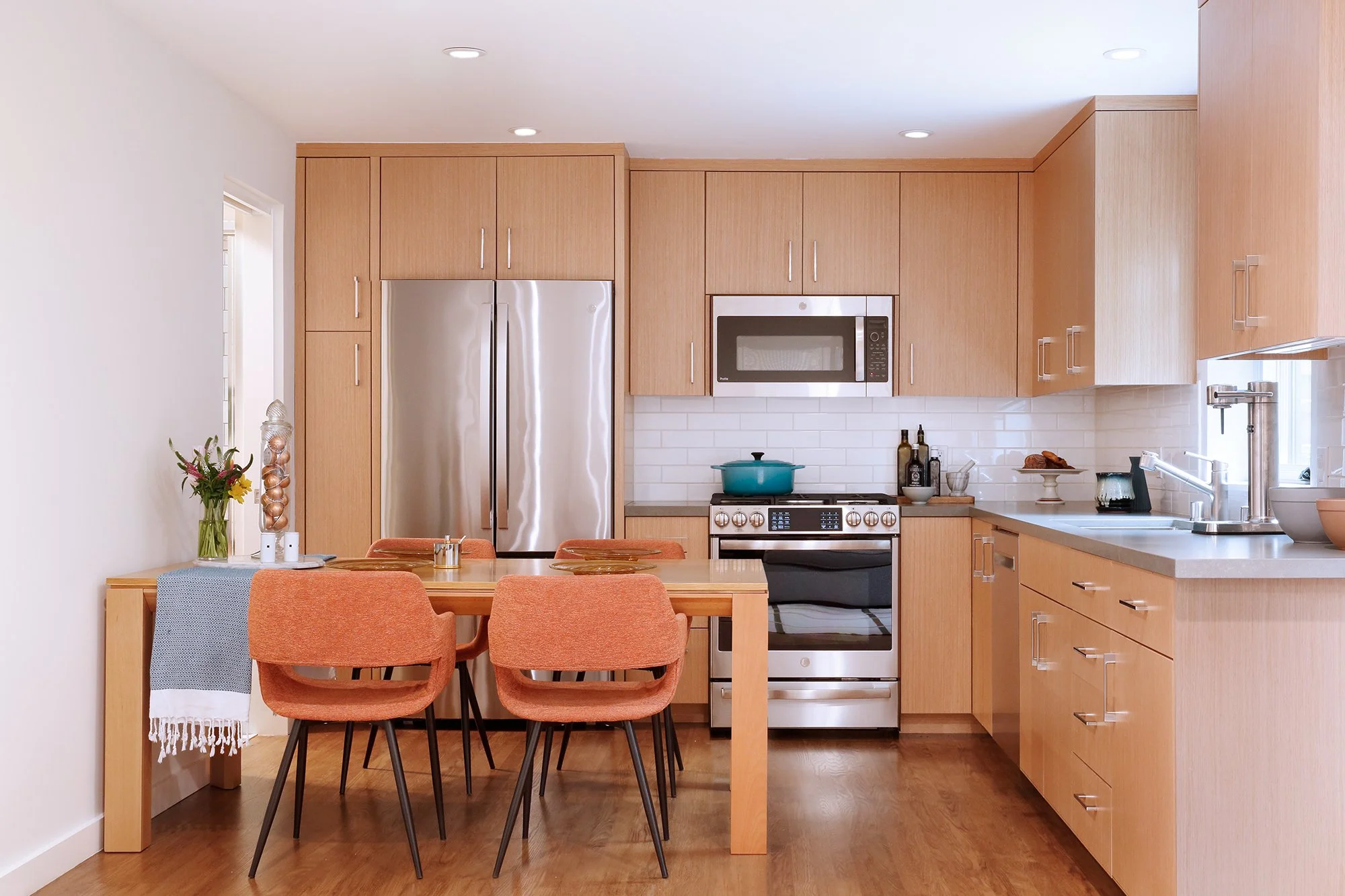  INTERIOR STYLIST  PHOTOGRAPHY:   MO SAITO   General Contractor:  Stone Home Building  