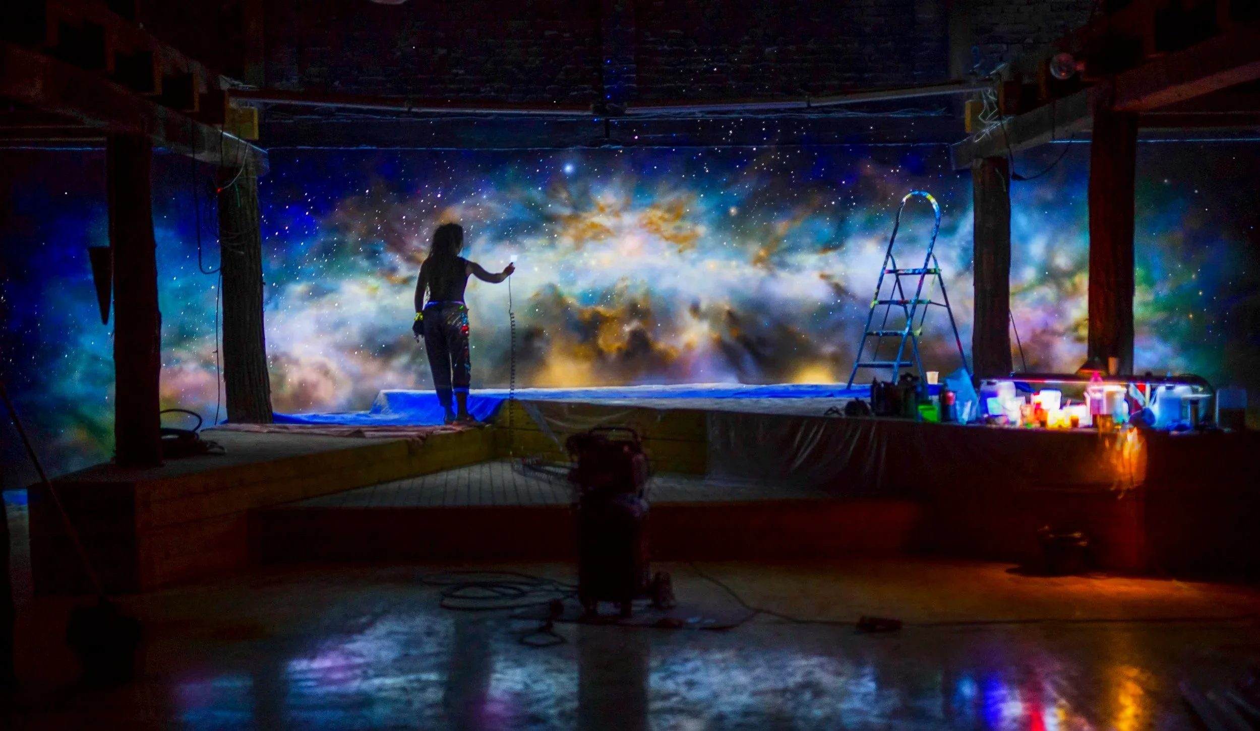 Glow+in+the+dark+mural+by+Bogi+Fabian+Multiluminous+universe.jpg