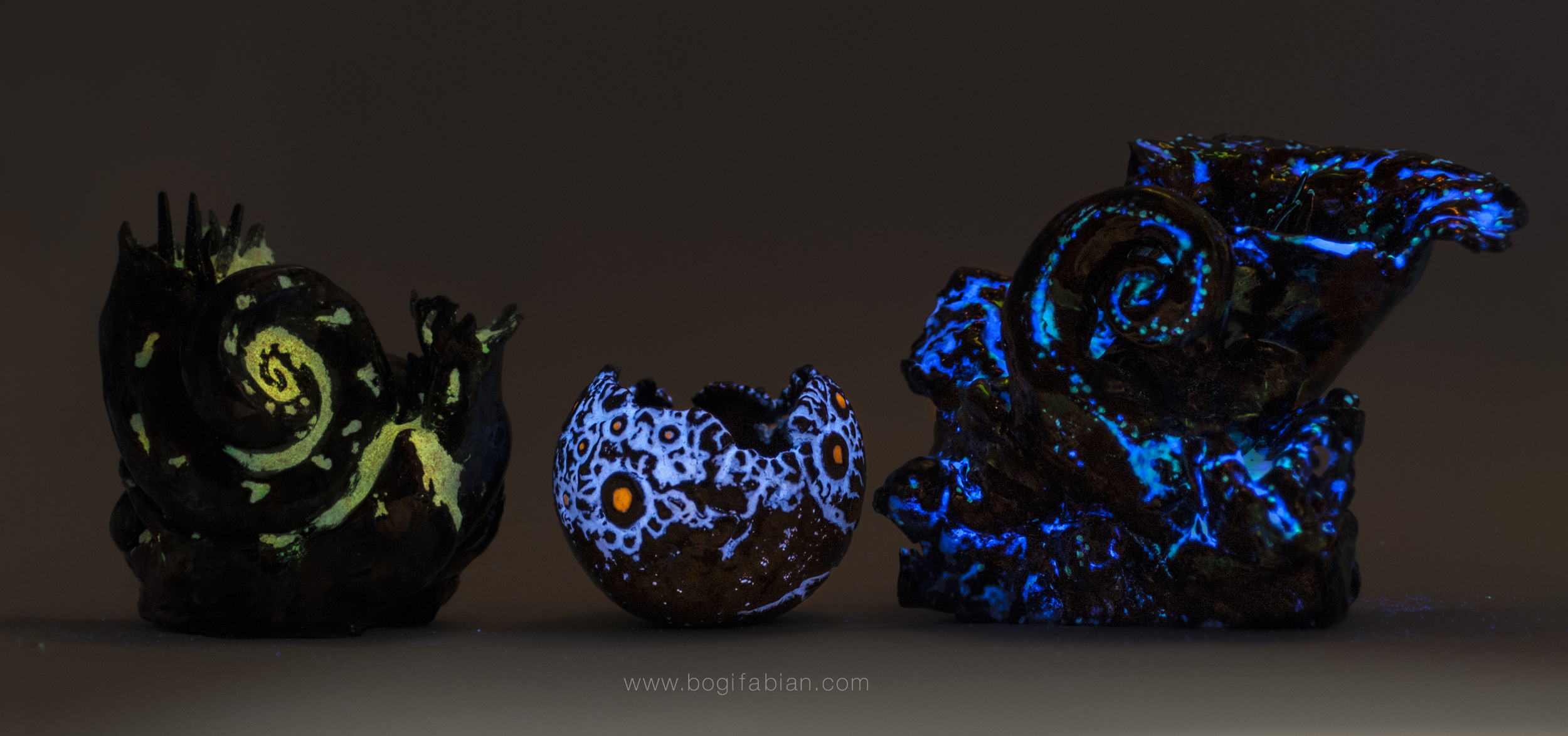 Bogi Fabian Glowing Ceramic Jewelry sculpture day night 2.jpg