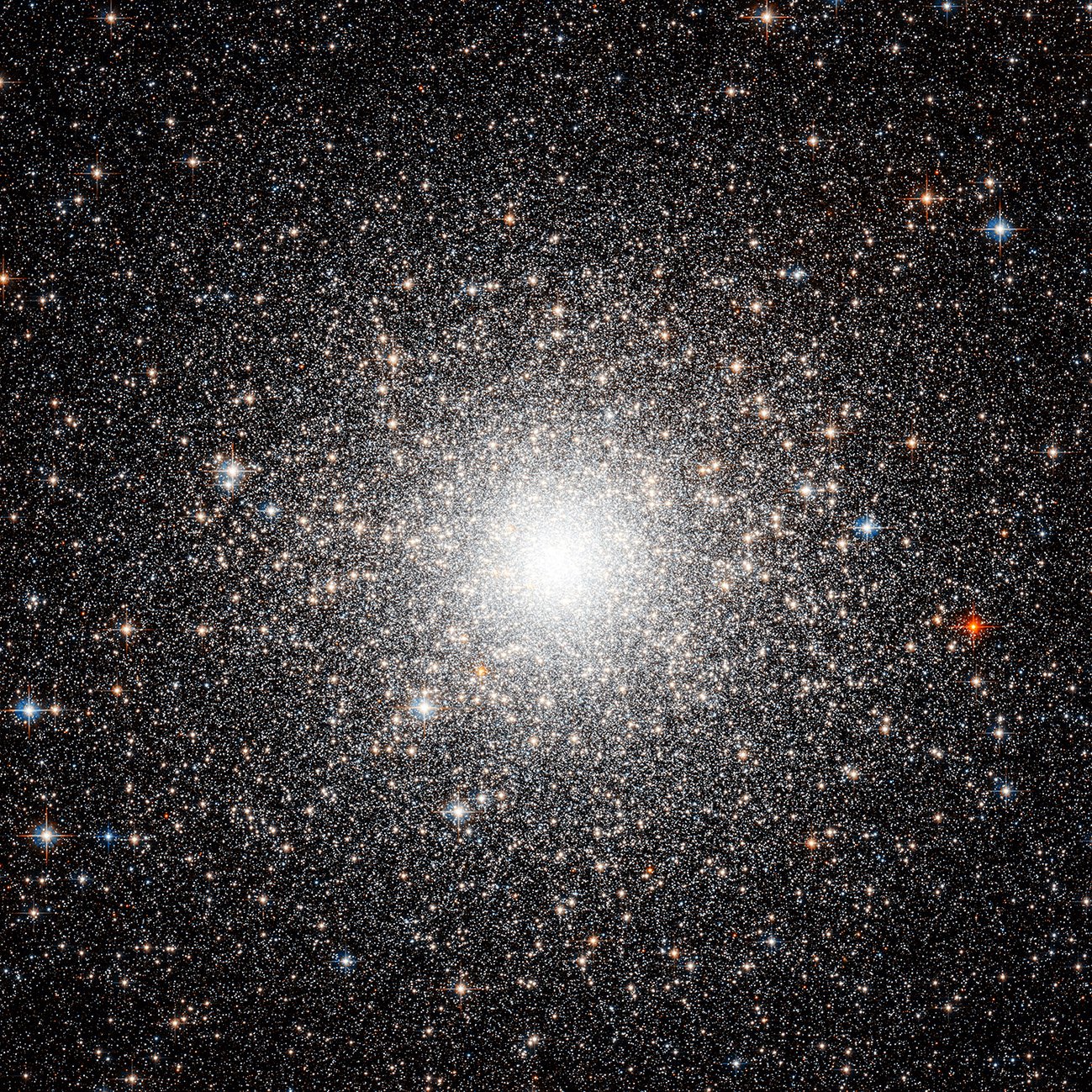 Messier 54 d GLOWING+PRINT+HUBBLE+SPACE+TELESCOPE+Messier+54+-Outside+the+Milky+Way+NIGHT+.jpg