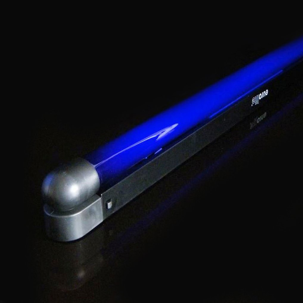 BogiFabian UV lamp Blacklight UVart Glwointhedarkart 60 7 .jpg
