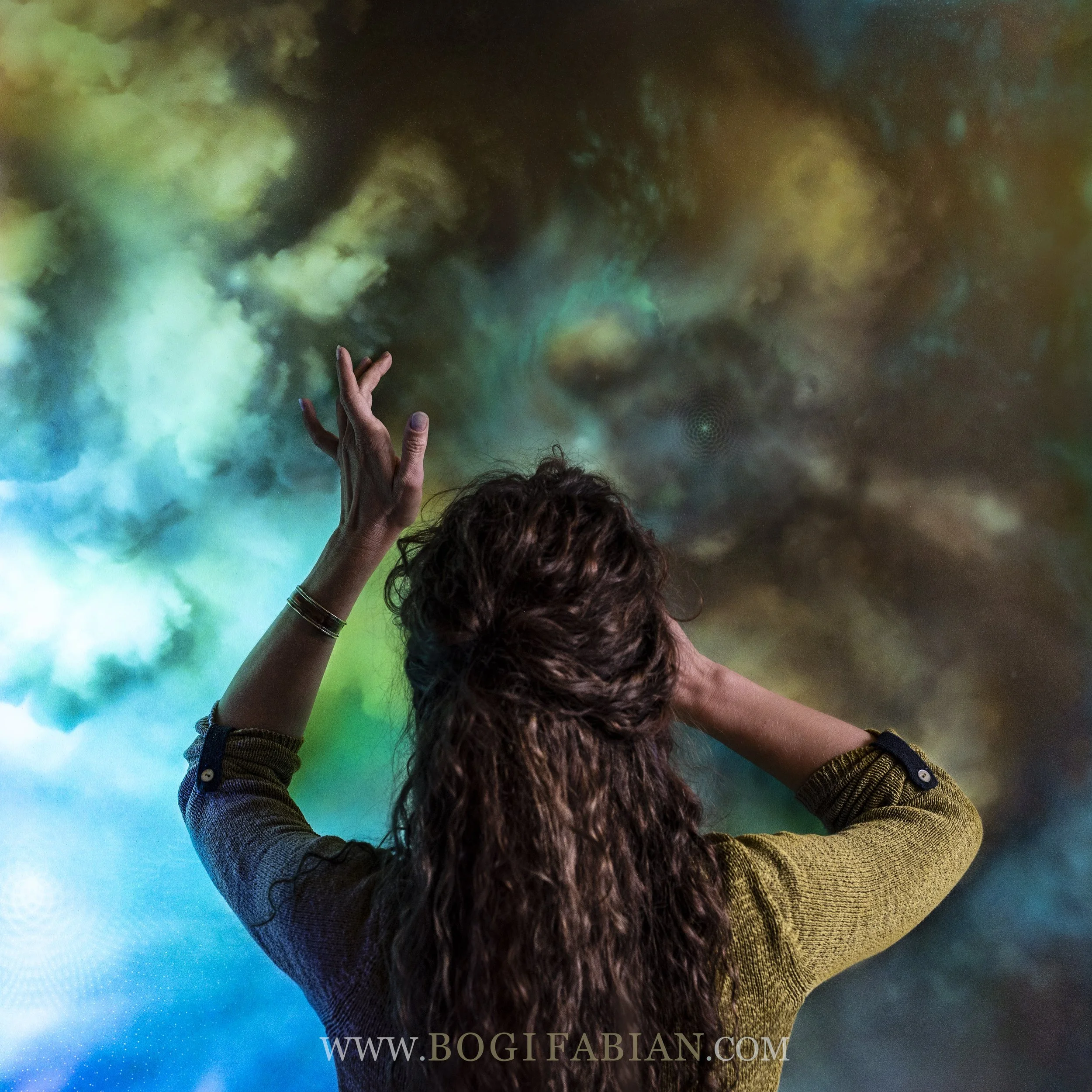 ARANYZÖLD IGAZ INTUITION BOGI FABIAN PORTRAIT 21.jpg