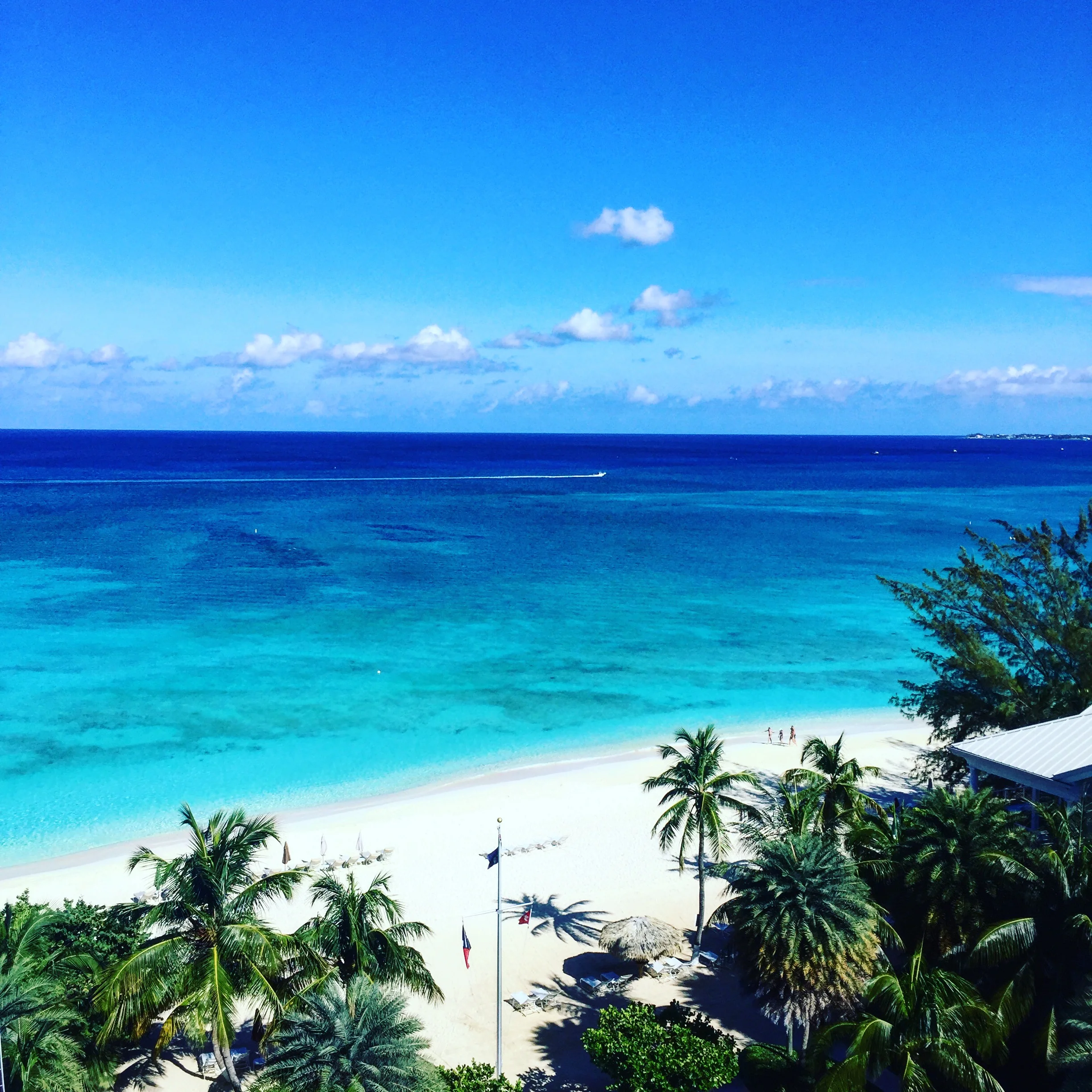 24 Hours at the Caribbean Club, Grand Cayman