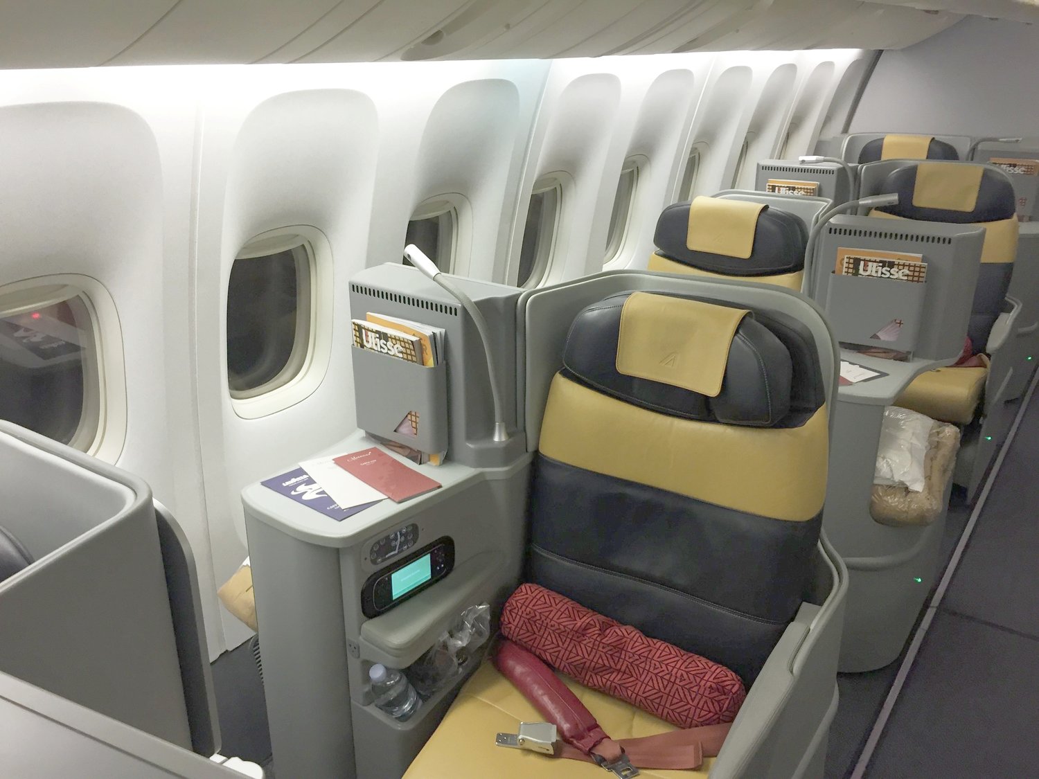 Cabin Check Business Class At Alitalia Luxury Executive