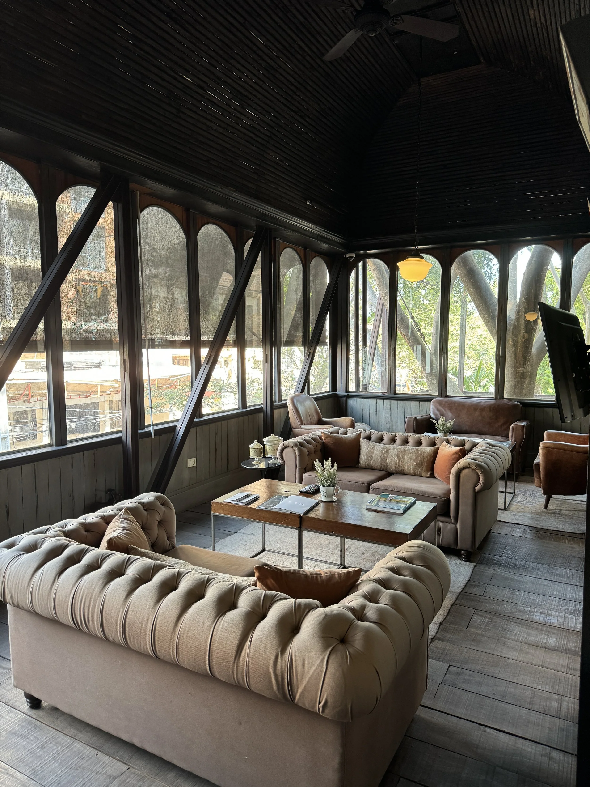 A Weekend at Hotel Factoria, Asuncion