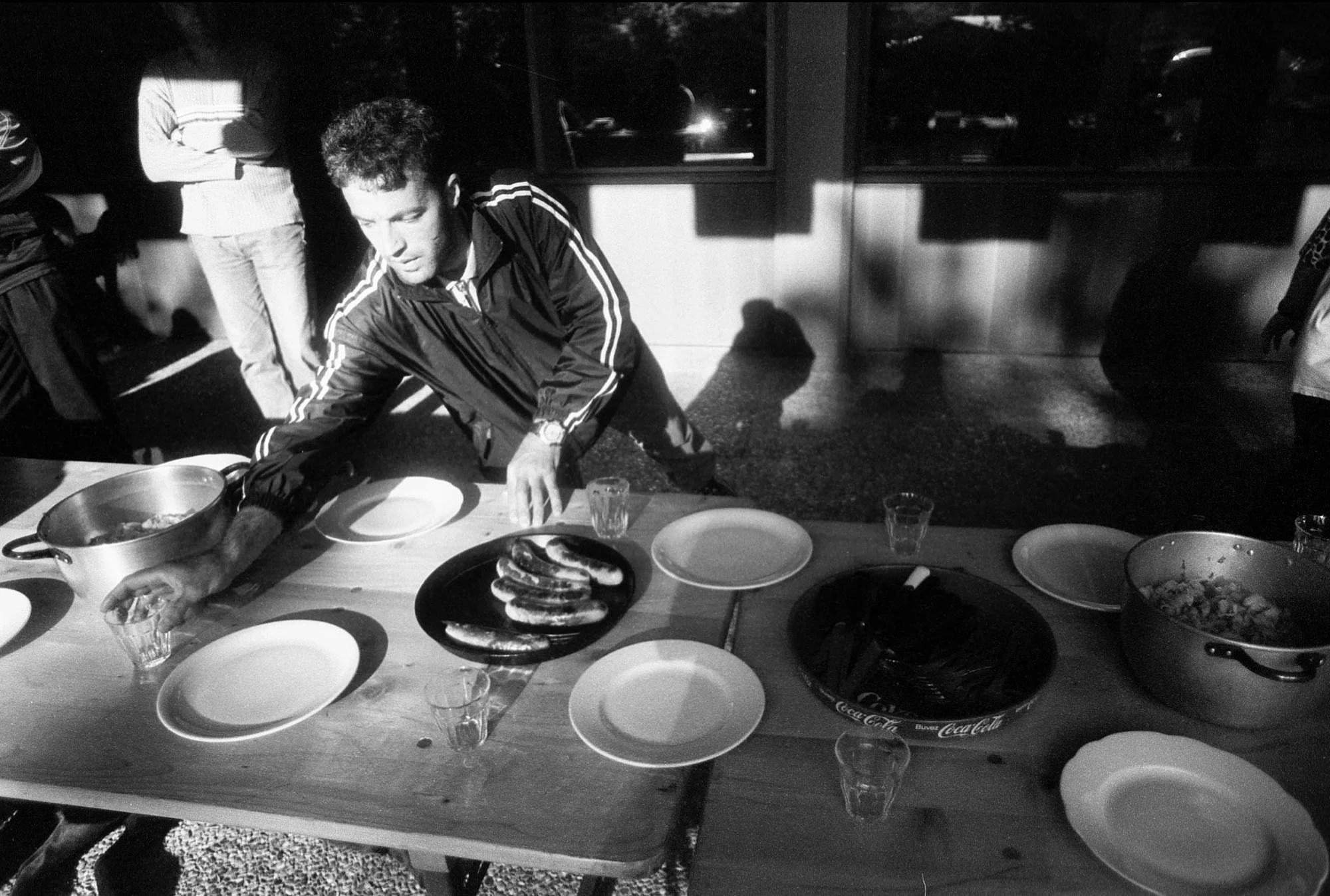 Après une semaine d'occupation, l'organisation au sein de la collectivité commence à être bien rodée. Chacuns se voit attribué ses tâches. Fribourg, le 11 juin 2001.