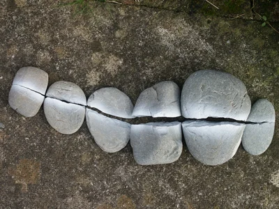stone-line7.jpg