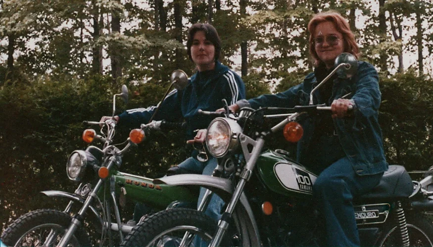 Mom and Aunt Jeannine Aug 1979.jpg