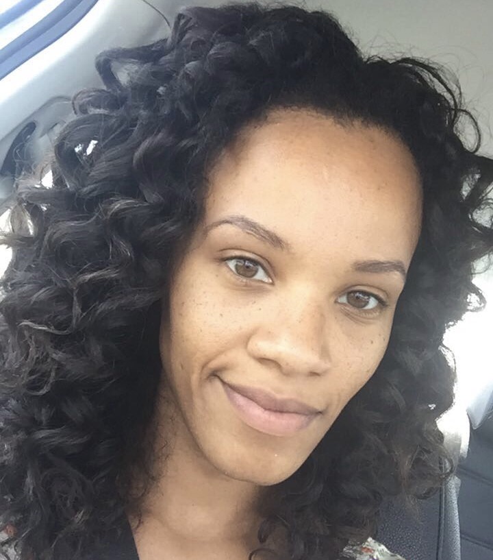 Here is a picture of me without my makeup. When I wear makeup, it's mainly to blend my complexion and to enhance rather than cover acne. Considering my skin journey, that feels good to say 😊 