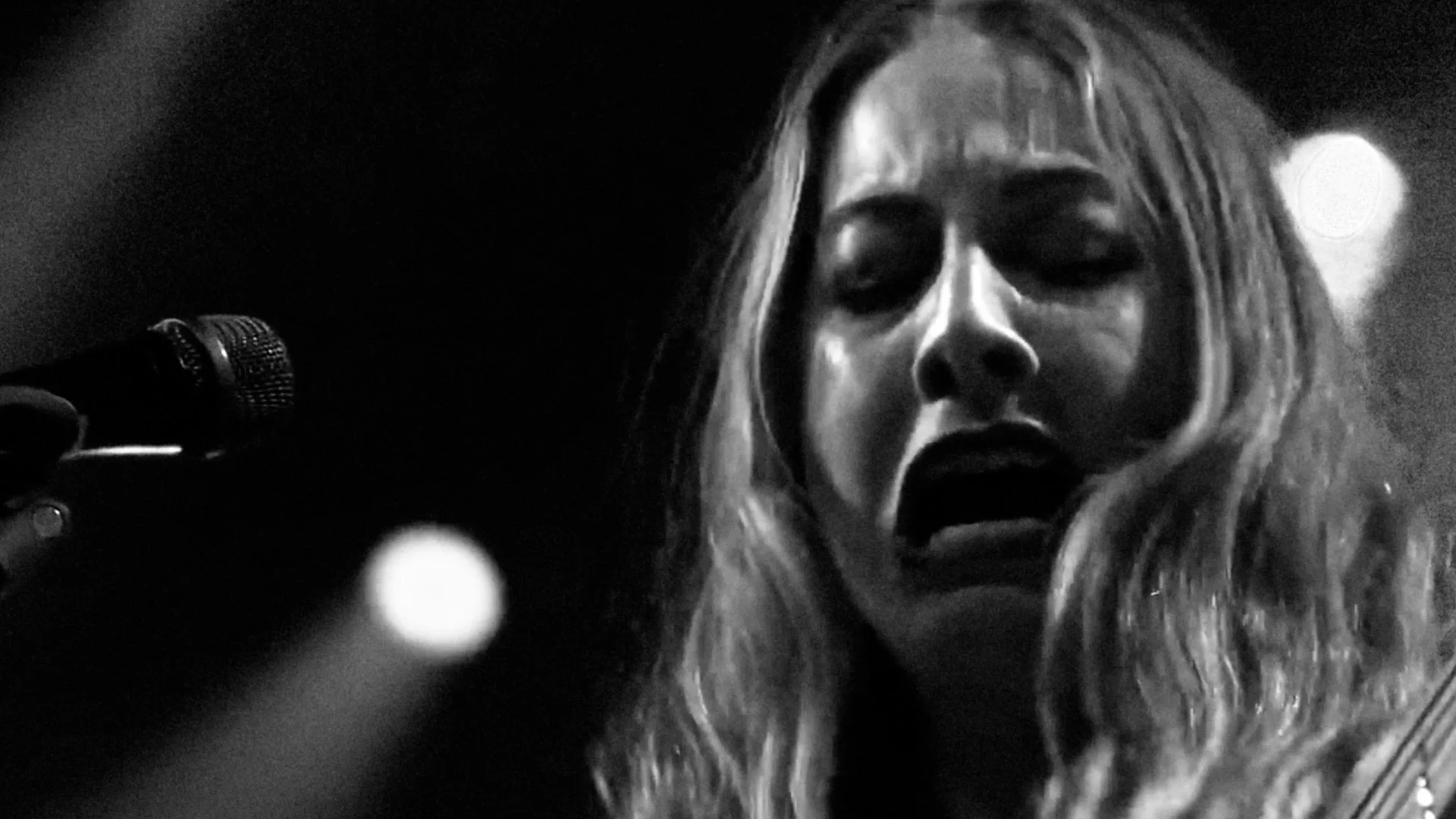 BFJW242540O_US_F24_JDTW_GuitarFace-3Celebs_OLL_16x9_30s_EN_GL_MICUSA_YouTube_Unslated.01_00_03_21.Still005.jpg