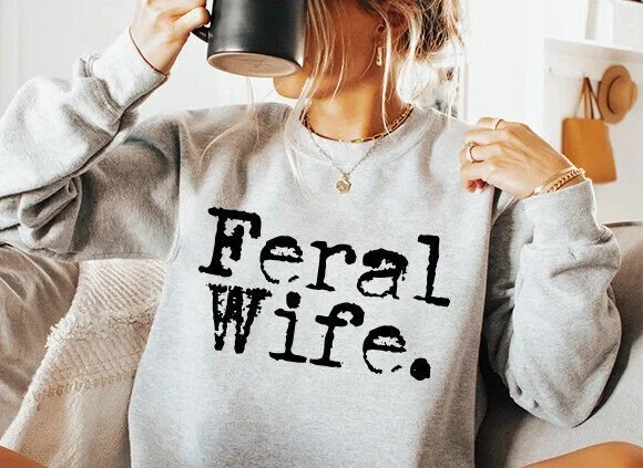 Feral-Wife-Typography-Design-Mom-Svg-Graphics-118561192-1-1-580x423.jpg