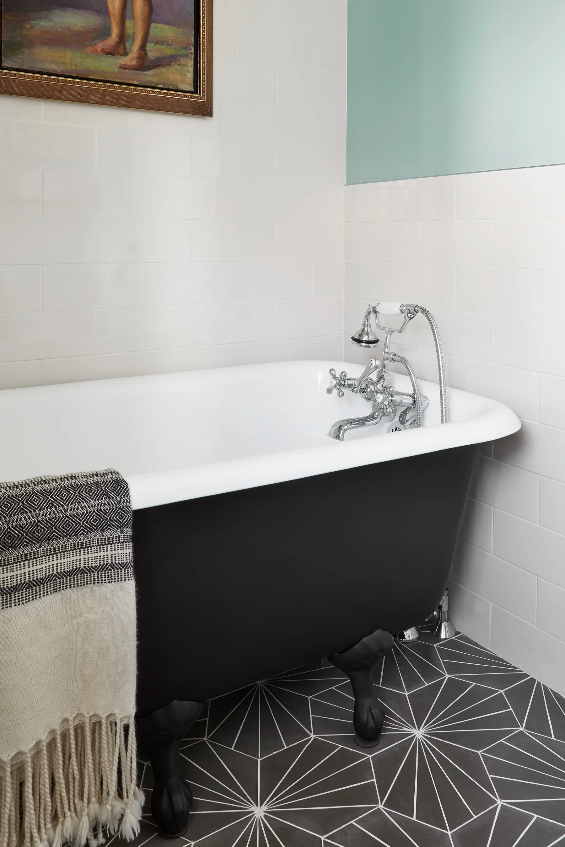 104-prospect-manor-bath-tub.jpg