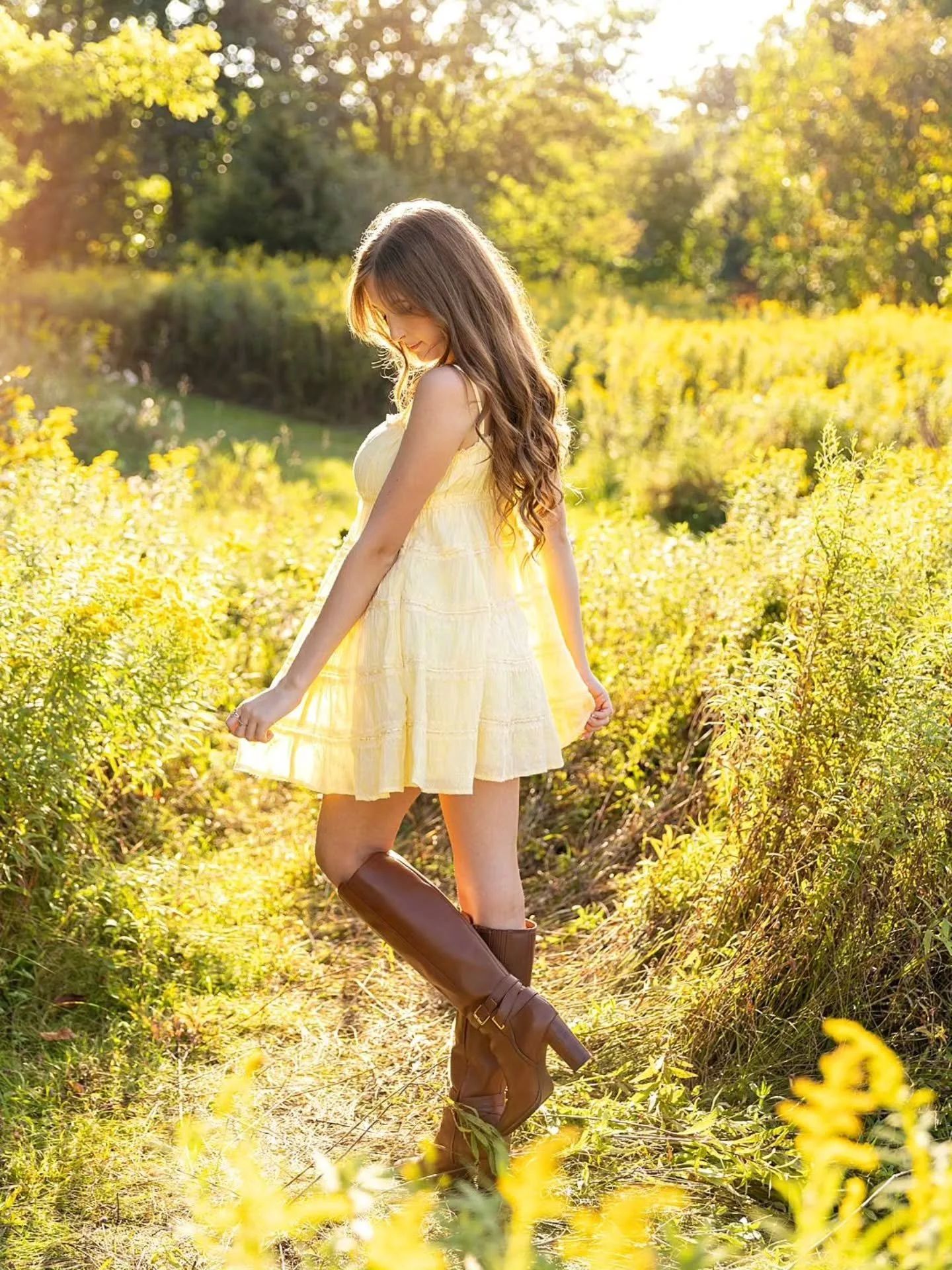 Senior Sunday! Swipe for the prettiest blue eyes! Hailey, you had such a vision for your shoot and I was all about it, I love these 🩷

#tlpseniors #seniorsunday #seniorpictures #northvillephotographer #northvillehighschool