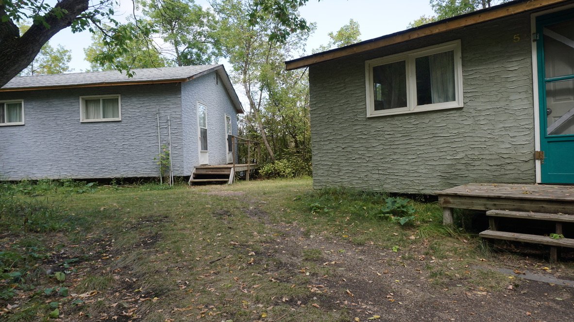 LAKESIDE CABINS