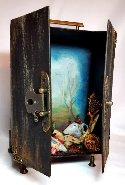 Lisa Hansen- Sweet Requiem- Peek Inside.jpg