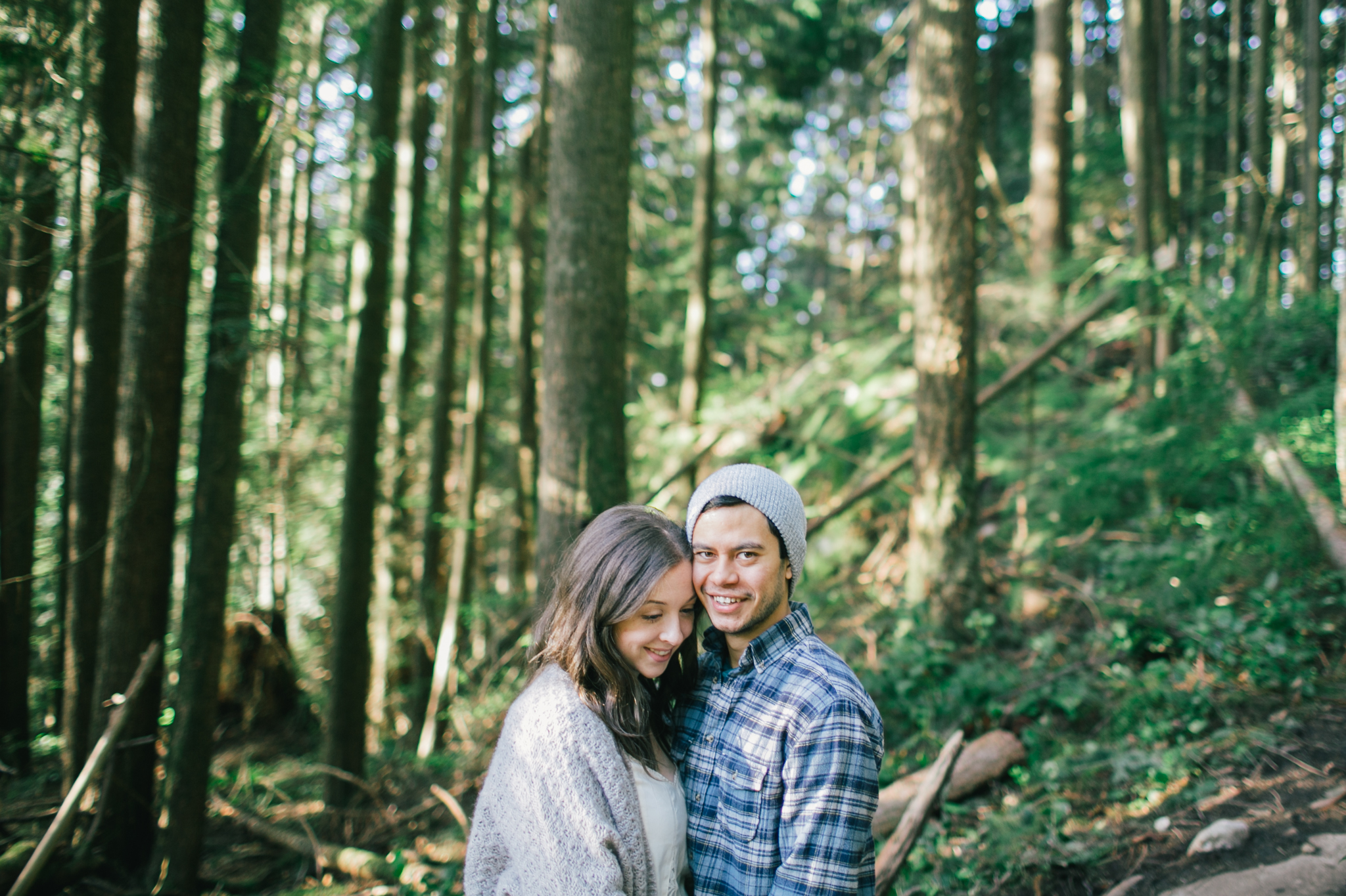 A North Vancouver Deep cove and Quarry rock engagement session. Vancouver wedding, lifestyle and portrait photographer. Lesley Laine