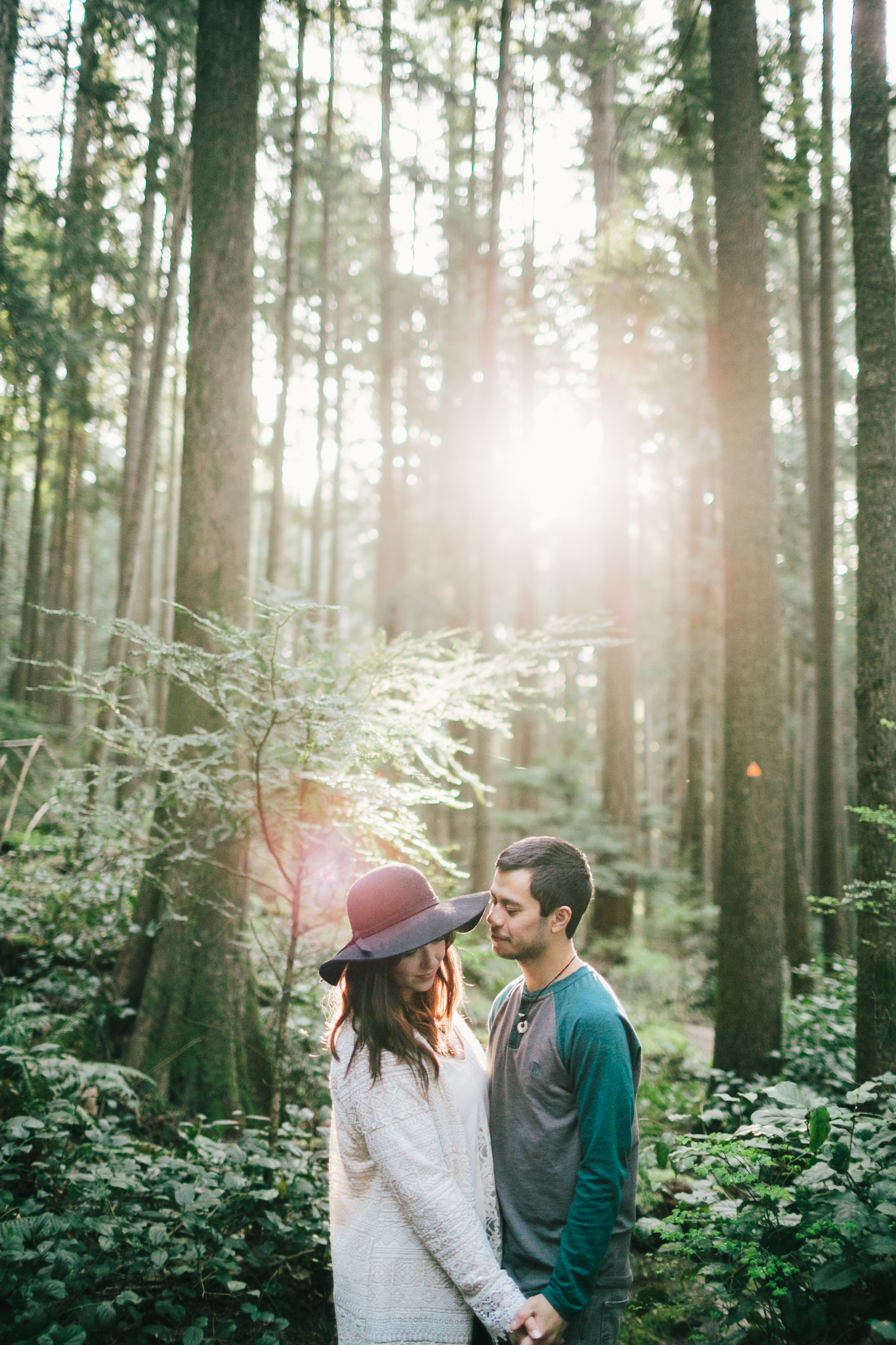  A North Vancouver Deep cove and Quarry rock engagement session.  Vancouver&nbsp;wedding, lifestyle and portrait&nbsp;photographer. Lesley Laine 