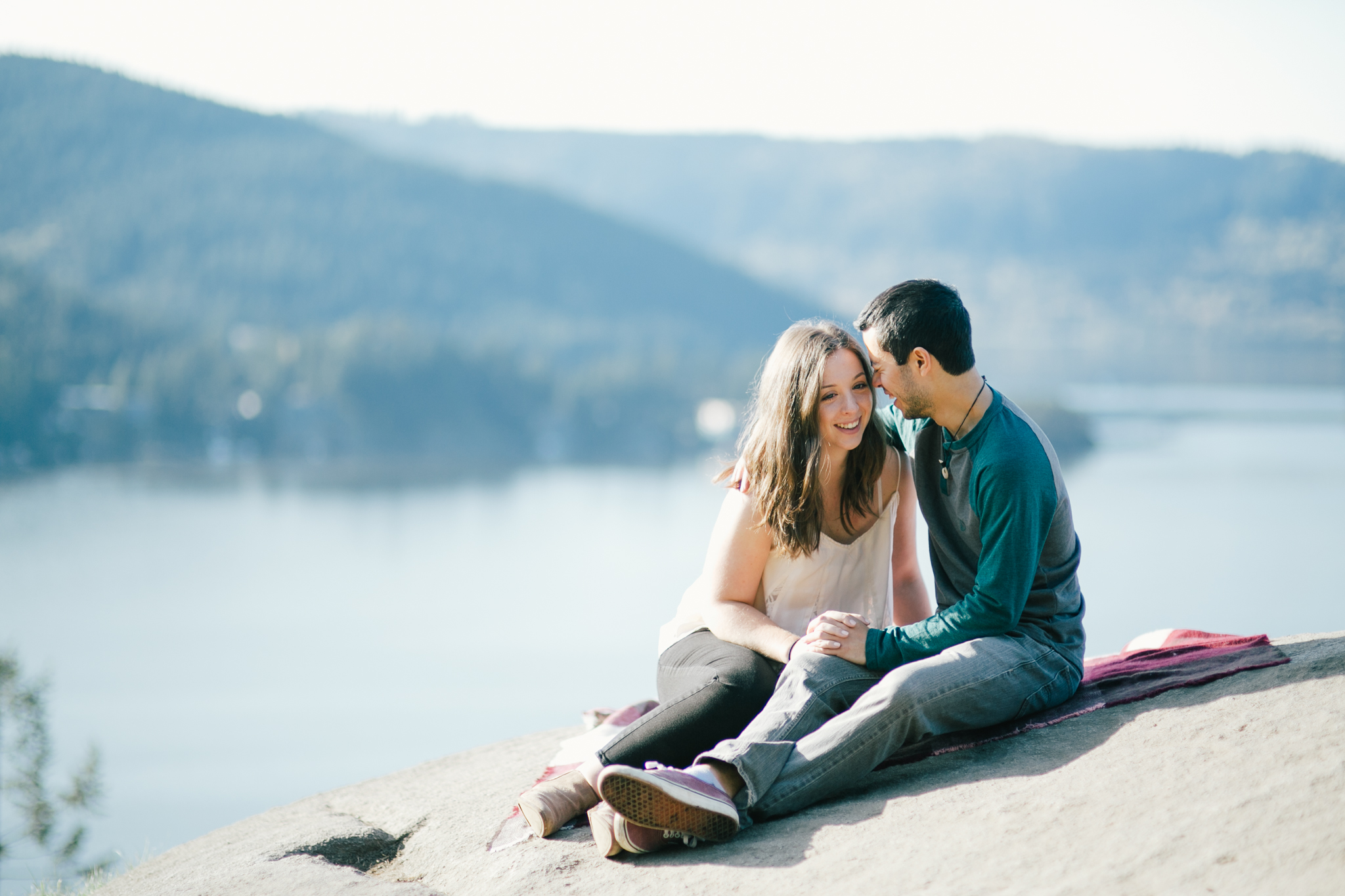  A North Vancouver Deep cove and Quarry rock engagement session.  Vancouver&nbsp;wedding, lifestyle and portrait&nbsp;photographer. Lesley Laine 