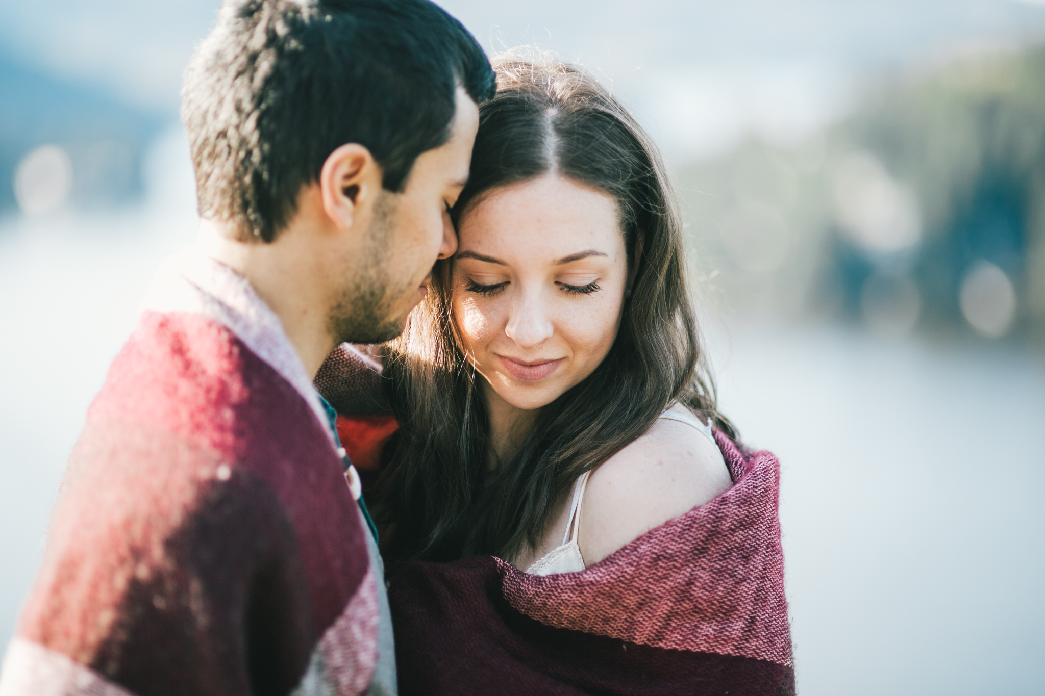 A North Vancouver Deep cove and Quarry rock engagement session. Vancouver wedding, lifestyle and portrait photographer. Lesley Laine