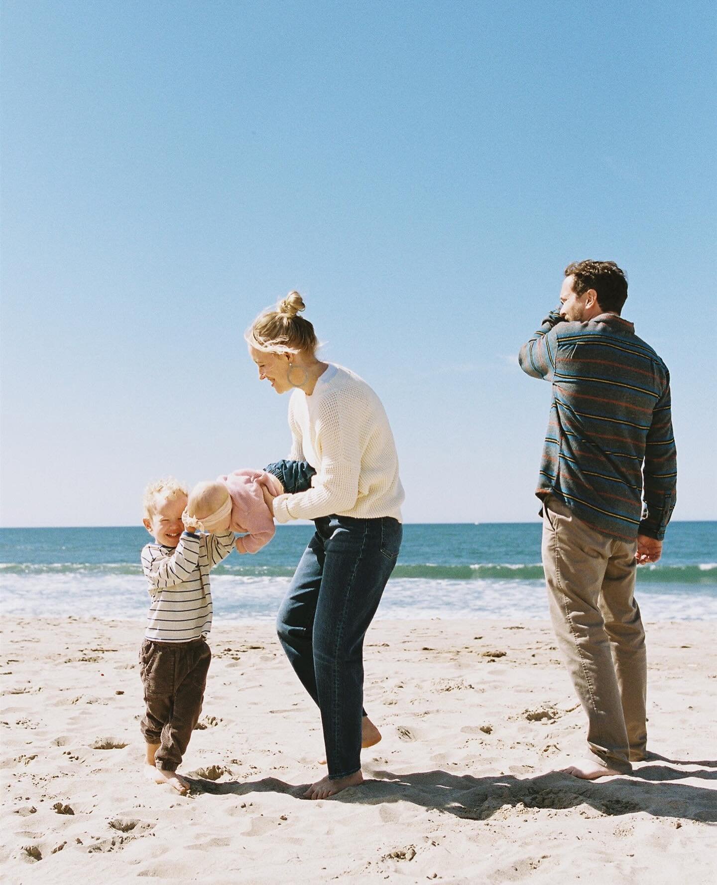 mini sessions are fun, but full family sessions are really amazing too. more time to take deep breaths or pivot if a kid isn't feeling it, more time to chat about parenthood (my fav part!?), and more time for your kid to relax a bit and just have unr